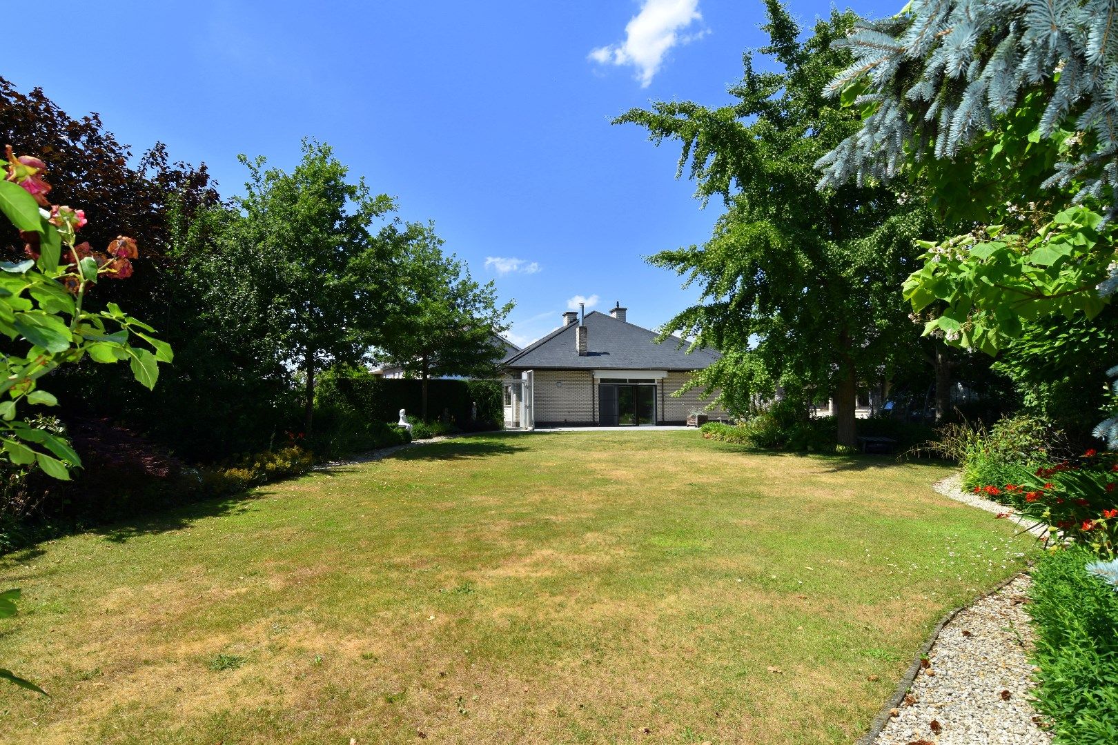Villa met uitstraling te koop op 1922 m² grond nabij het centrum van Gullegem foto 14