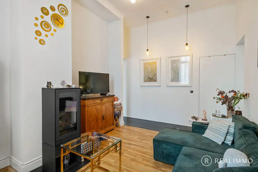 Authentiek gerenoveerde woning met ruim terras in hartje Avelgem foto 4