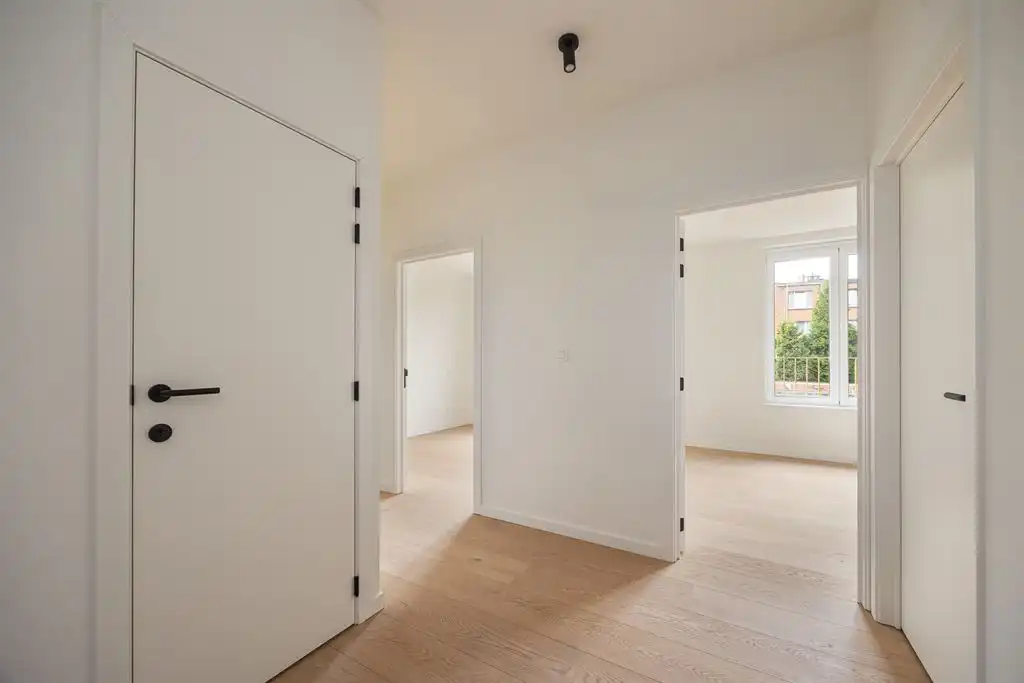 Hoogwaardig 2 slpk appartement met terras foto 8