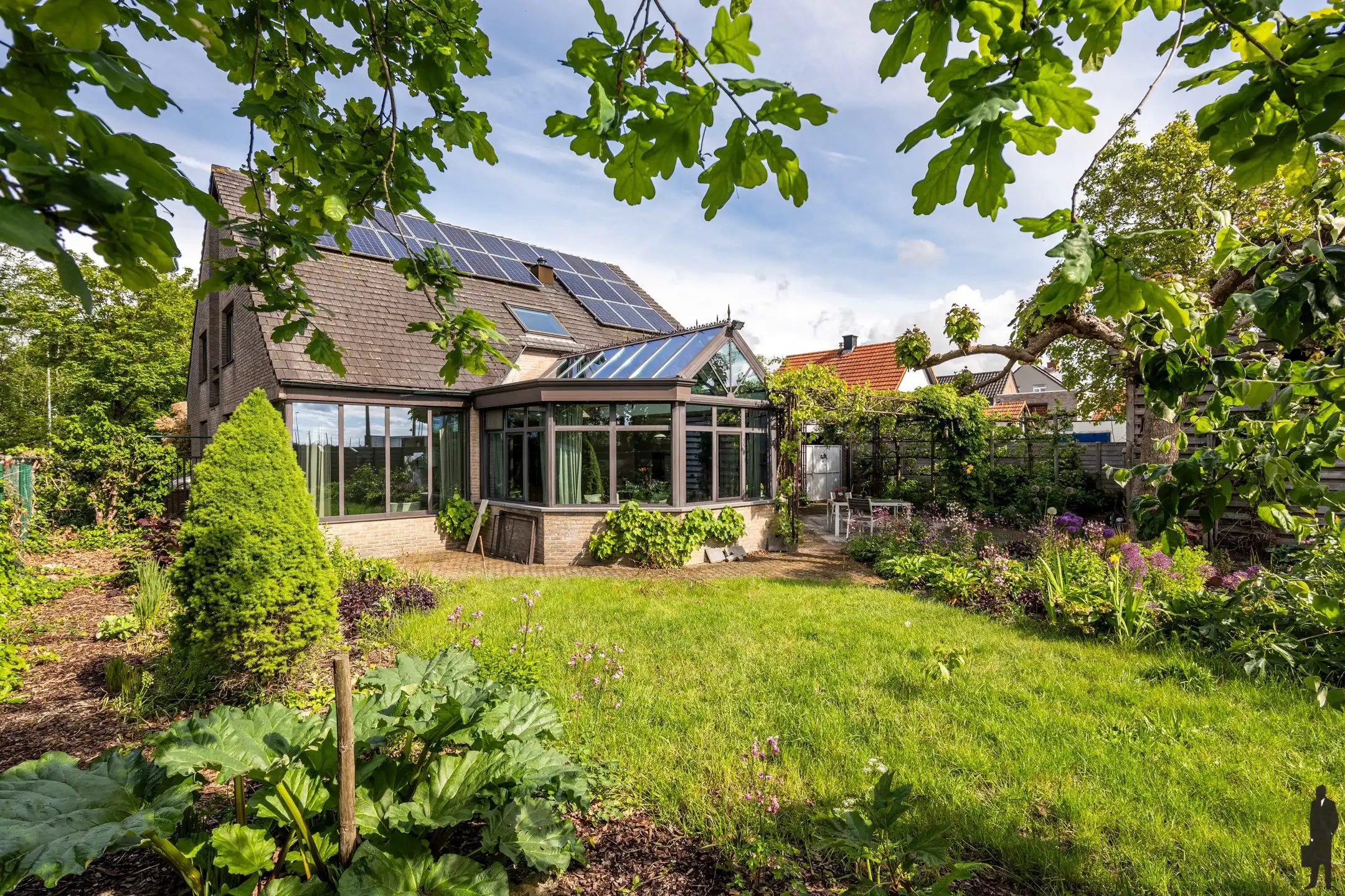 Vrijstaande, ruime gezinswoning met 5-7 slpk. en/of mogelijkheden tot kantoor - beroep aan huis foto 28