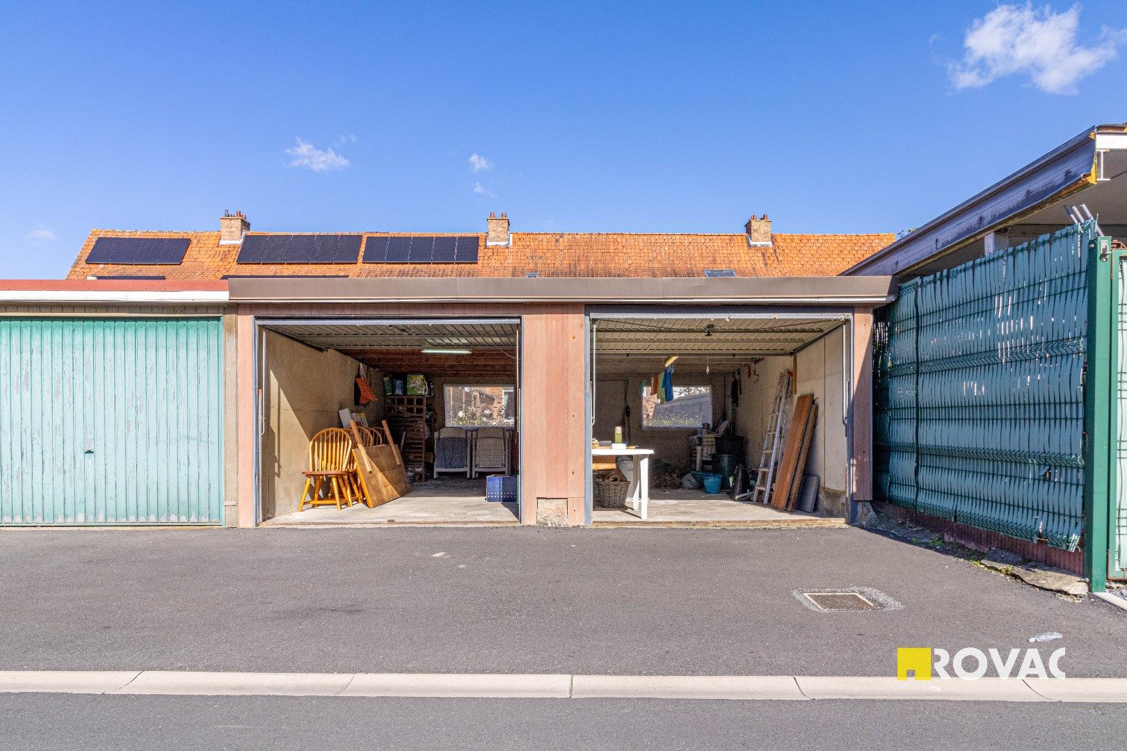 Leuke rijwoning in doodlopende straat met dubbele garage foto 22