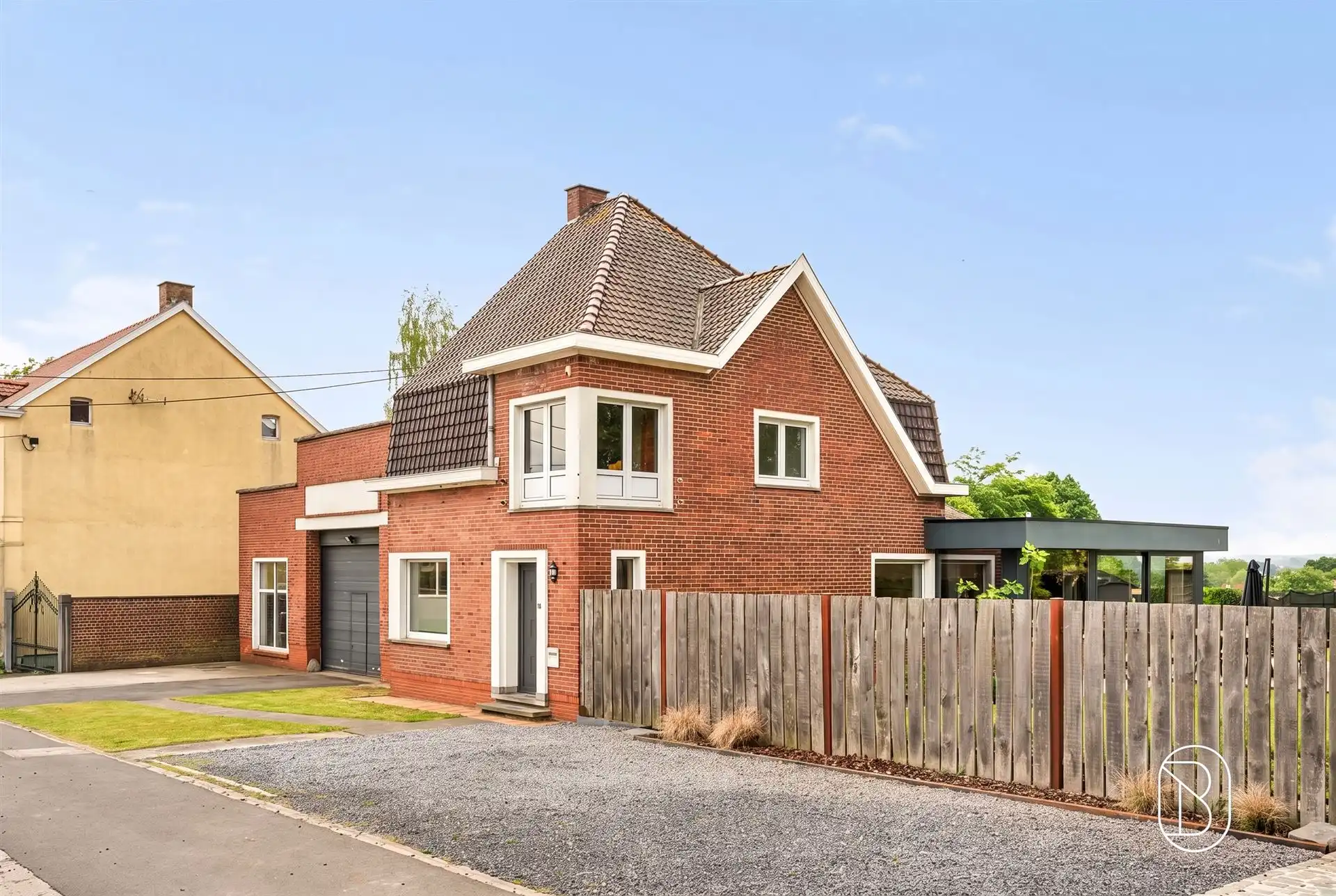 Instapklare woning met loods van 240 m² op topligging foto 17
