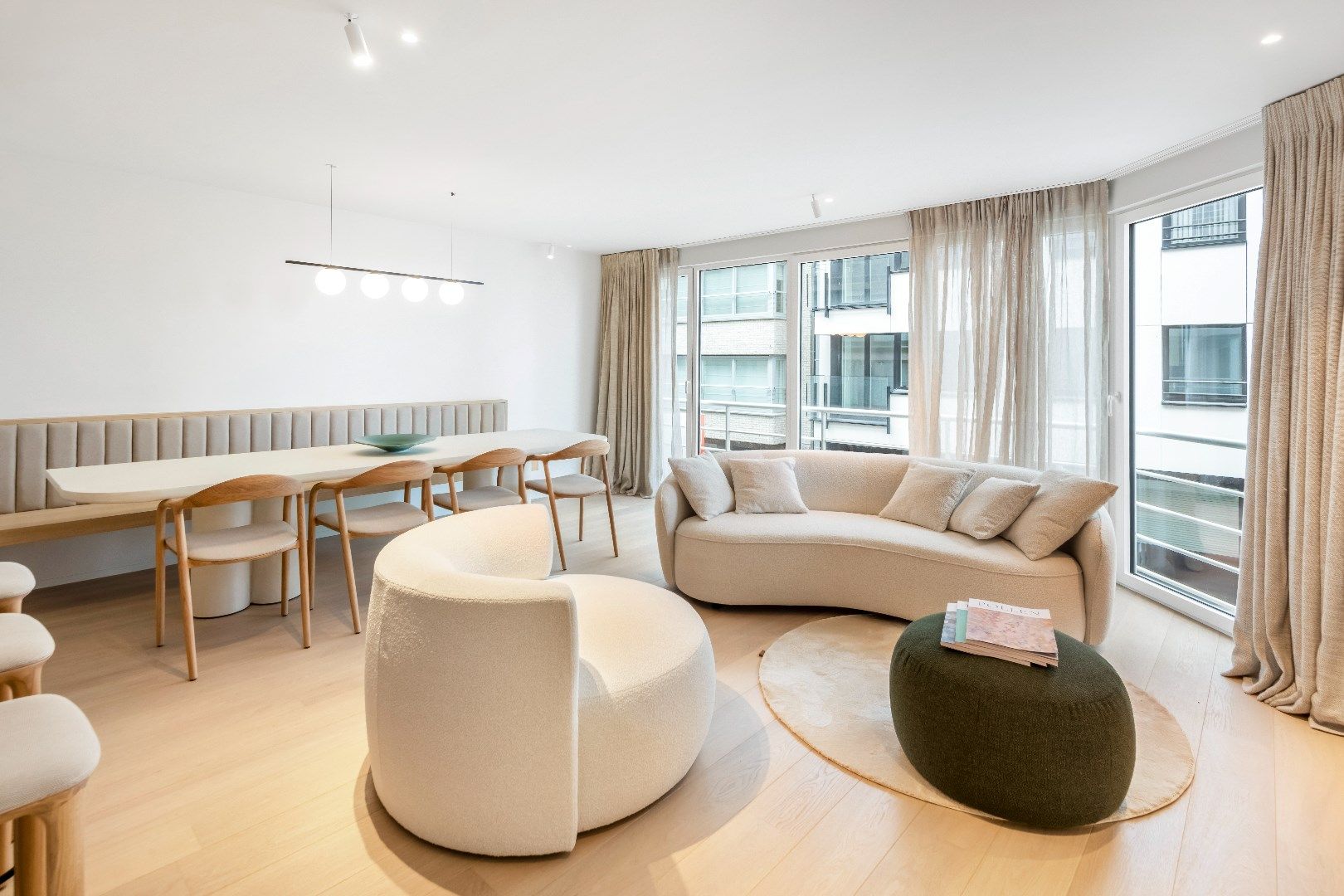 Appartement met zijdelings zeezicht gelegen tussen het Driehoeksplein en het Albertplein in het Zoute. foto 5