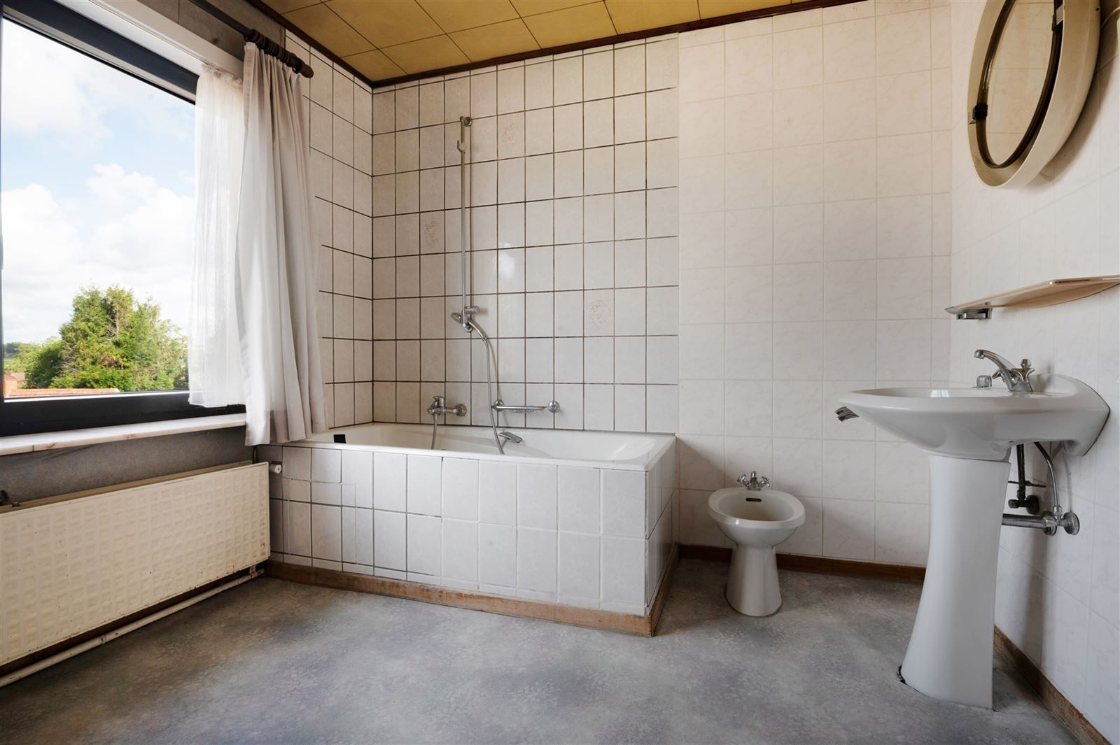Woning met grote ruimtes en veel lichtinval foto 7
