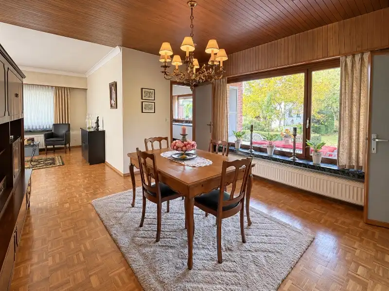 Ruime woning op 1.000 m² met park achter de tuin en 4 slaapkamers foto 6