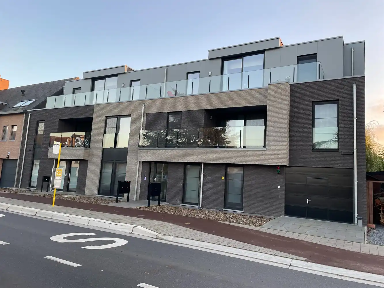 TE HUUR I NIEUWBOUW I CENTRUM PUTTE foto {{pictureIndex}}