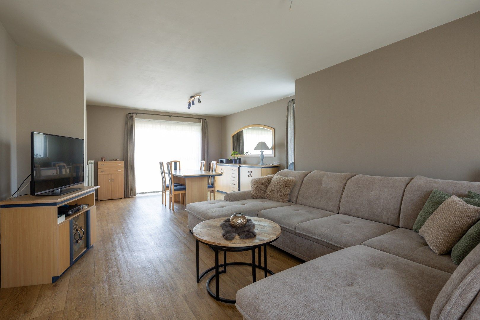 Halfopen recente woning te koop! foto 3