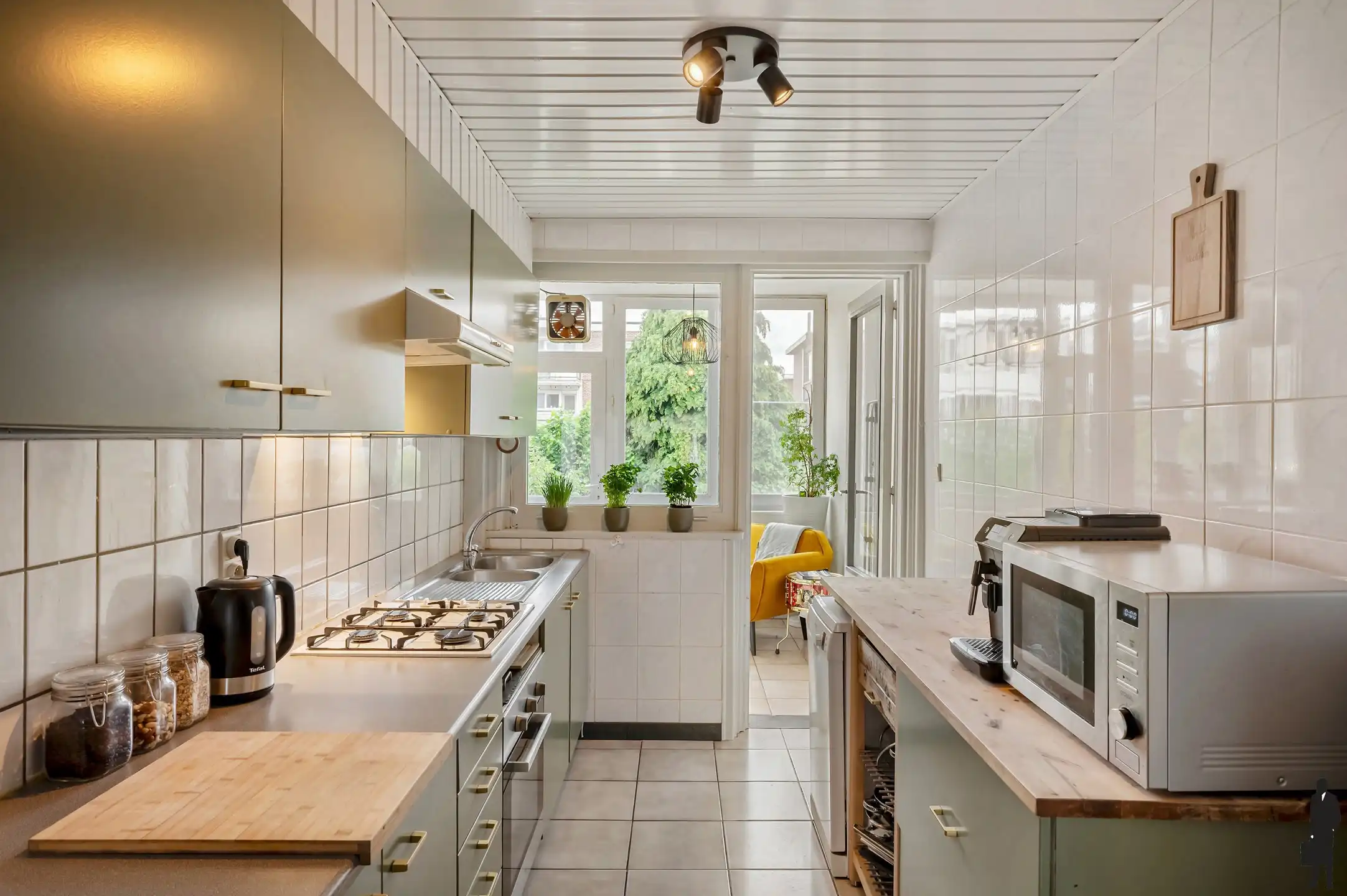 Charmant gelijkvloersappartement met grote tuin en garage foto 3