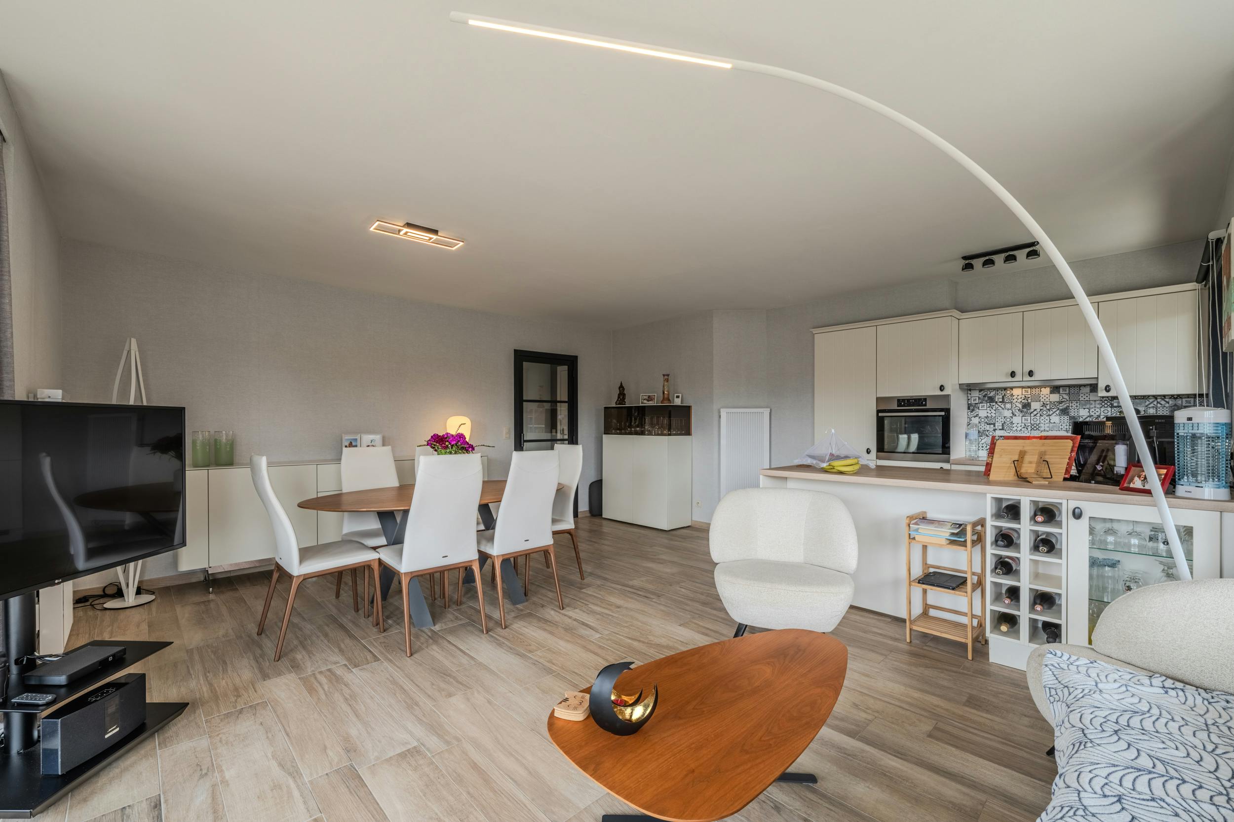 Lichtrijk hoekappartement met 2 slaapkamers en terras foto 10