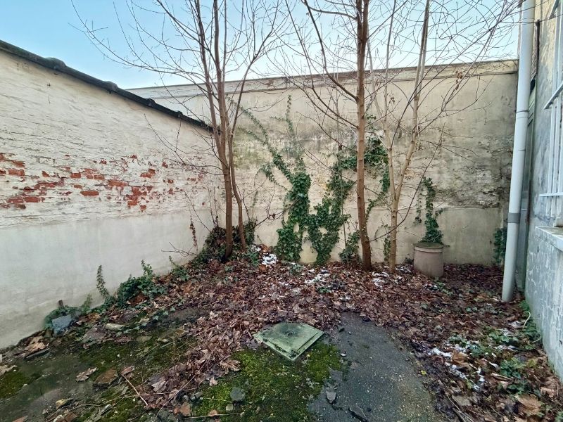 GENT CENTRUM, HEEL RUIME OP TE KNAPPEN BURGERWONING MET STADSTUIN foto 3