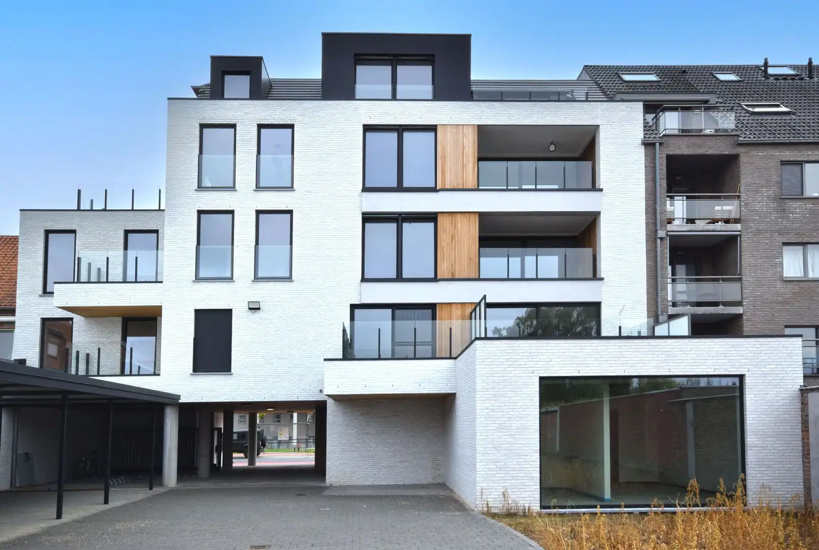 INSTAPKLAAR NIEUWBOUWAPPARTEMENT MET 2 SLAAPKAMERS, 2 TERRASSEN EN OVERDEKTE AUTOSTAANPLAATS foto 14
