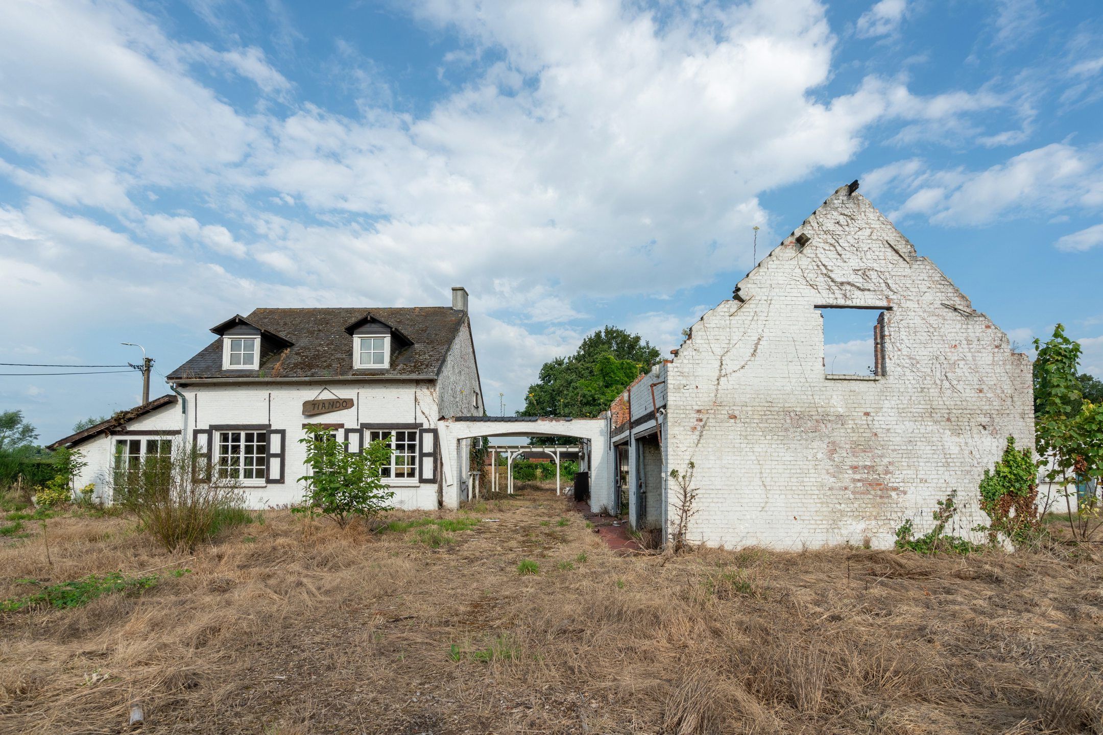 Te renoveren woning met stalling te Wachtebeke foto 4