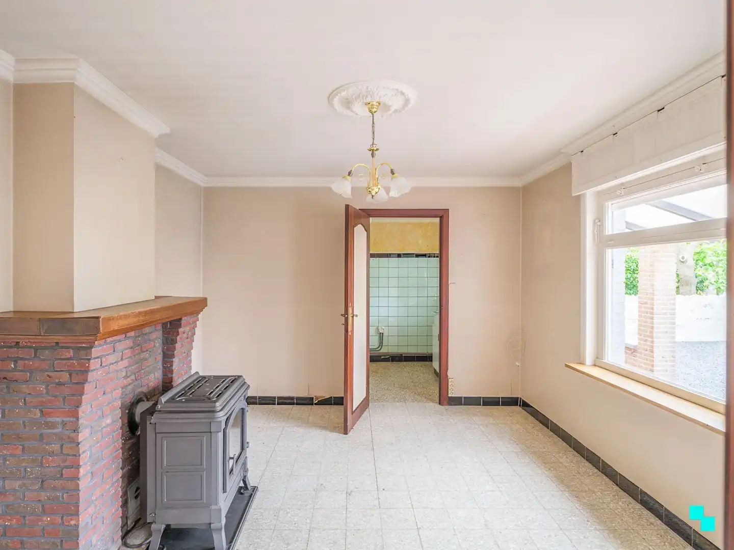 Ruime, te renoveren woning in het mooie Asper foto 10