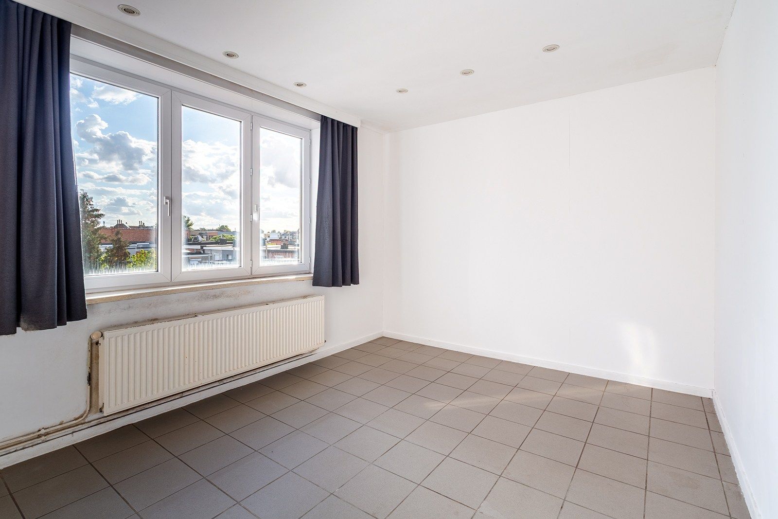 Instapklaar 2-slaapkamerappartement met terras foto 17