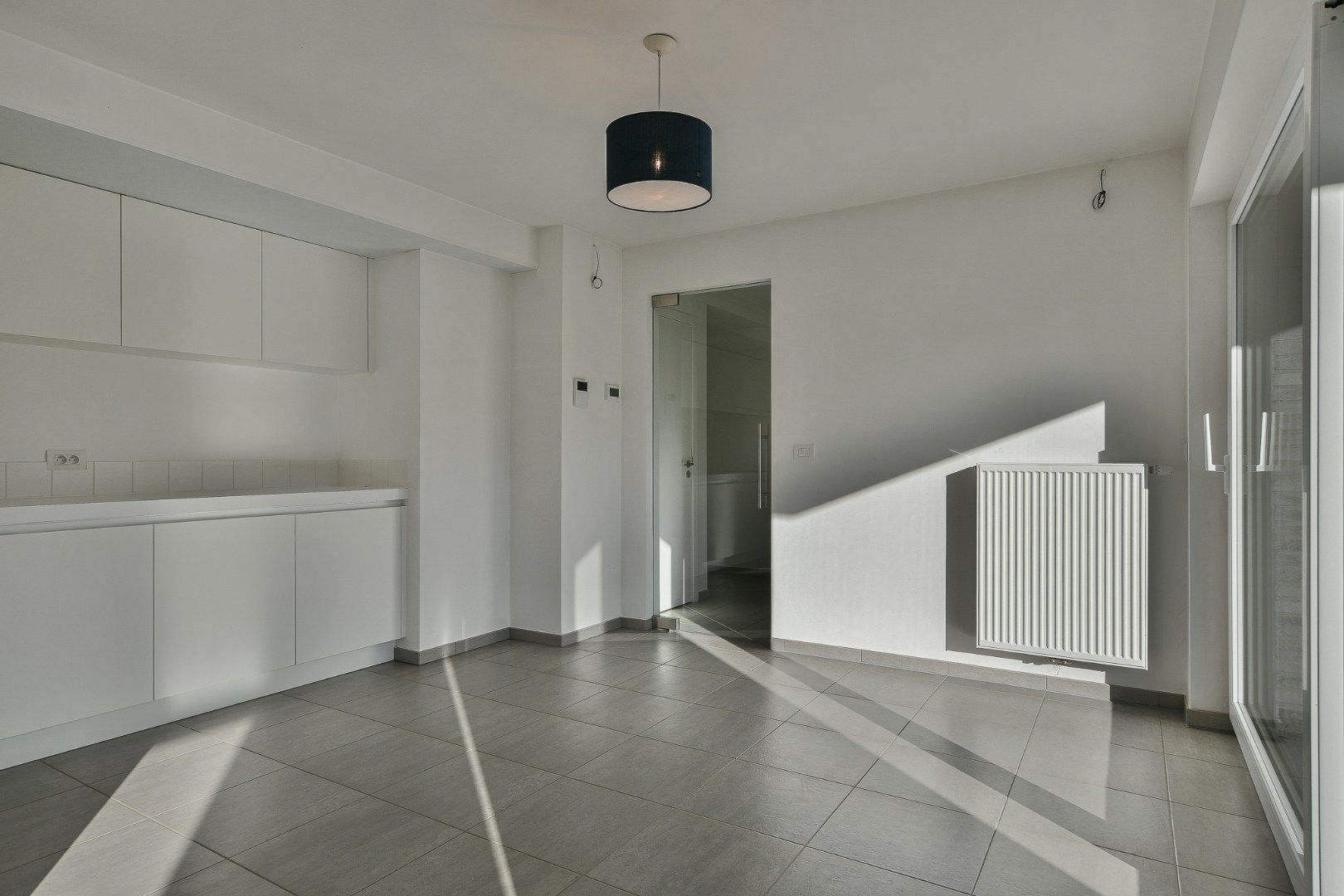 Recent instapklaar gelijkvloers appartement te Aartrijke foto 5