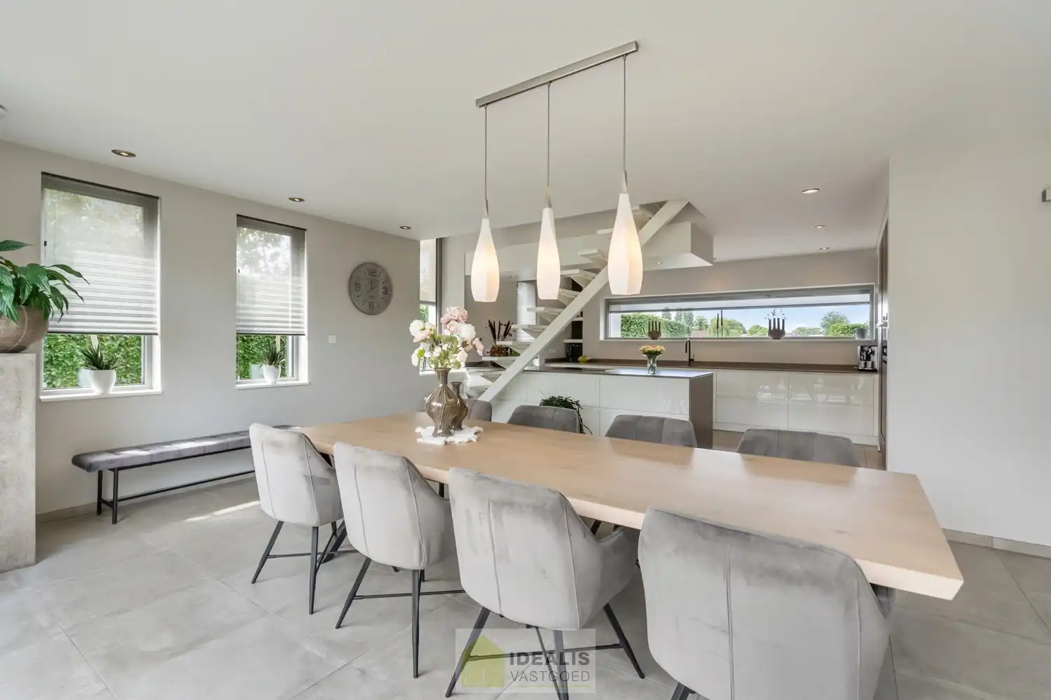 IDEALIS VASTGOED – ROYALE, INSTAPKLARE EN PERFECT ONDERHOUDEN GEZINSWONING DEWELKE OP EEN ELEGANTE MANIER WERD AANGEPAST AAN MINDERVALIDEN OP EEN RUIM EN RUSTIG PERCEEL VAN 11A 55CA foto 6