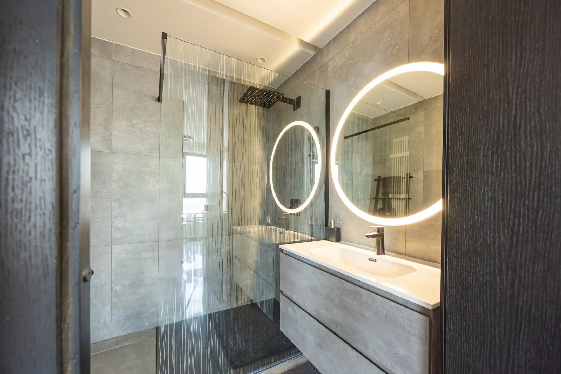 Uniek luxe appartement te residentie London Tower foto 15