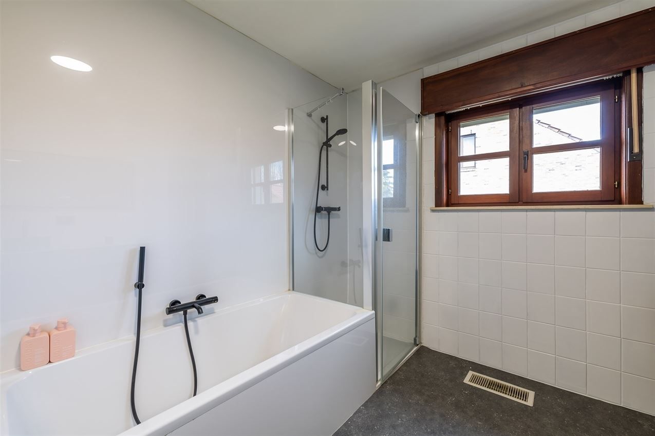 Unieke locatie, twee jaar geleden vernieuwd  foto 19
