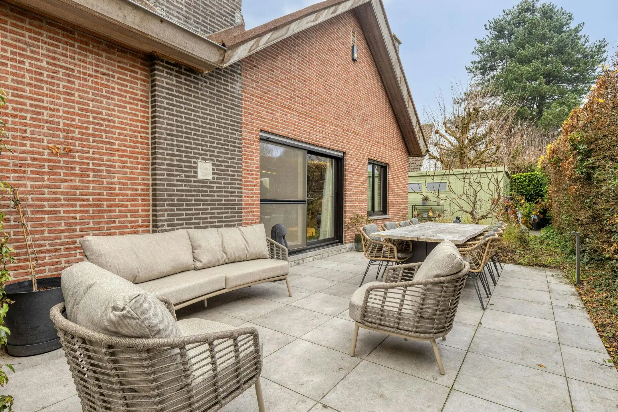 Aangename gezinswoning op rustige ligging in Drongen te koop foto {{pictureIndex}}