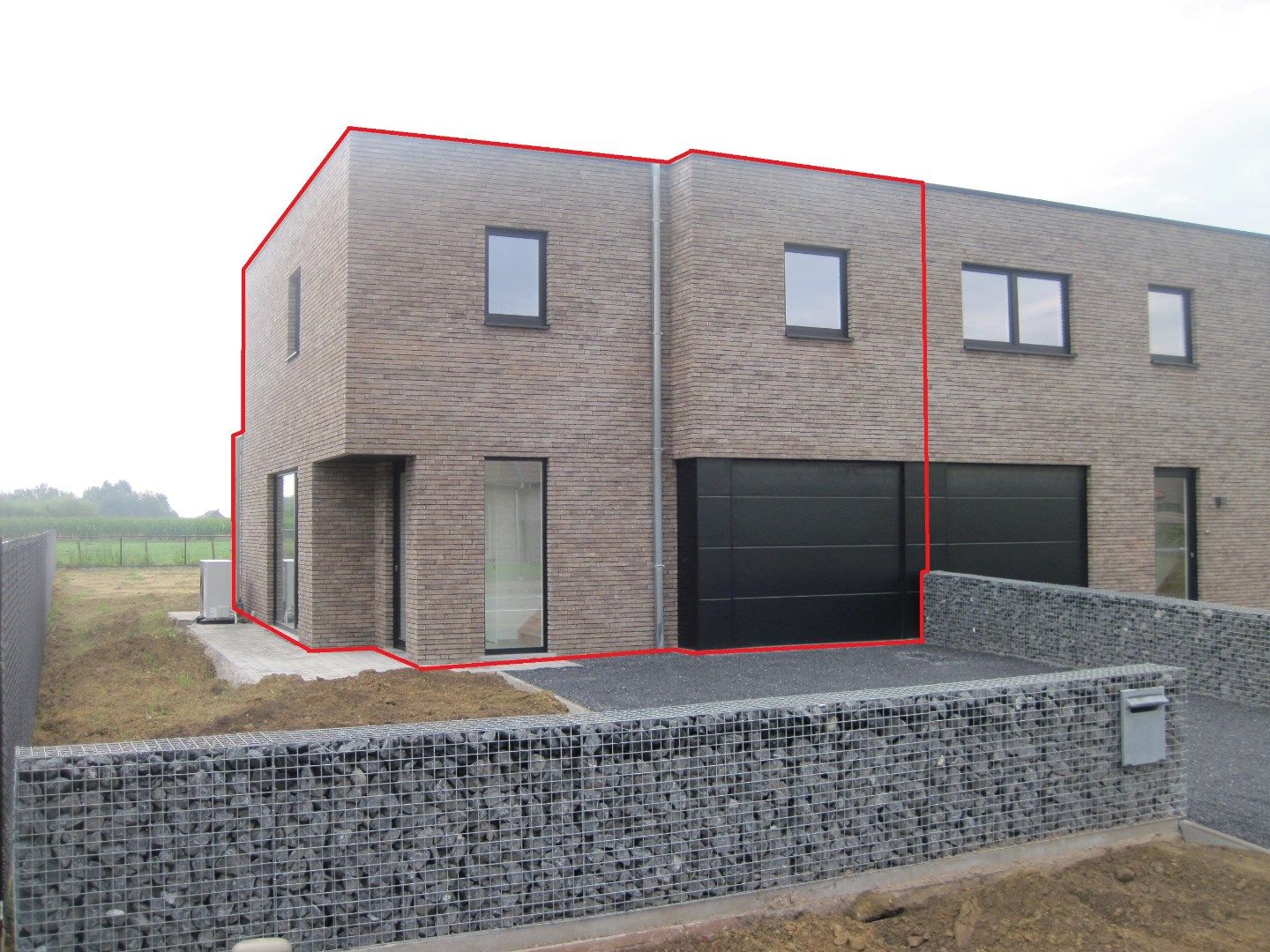 Eigentijdse nieuwbouwwoning foto 1