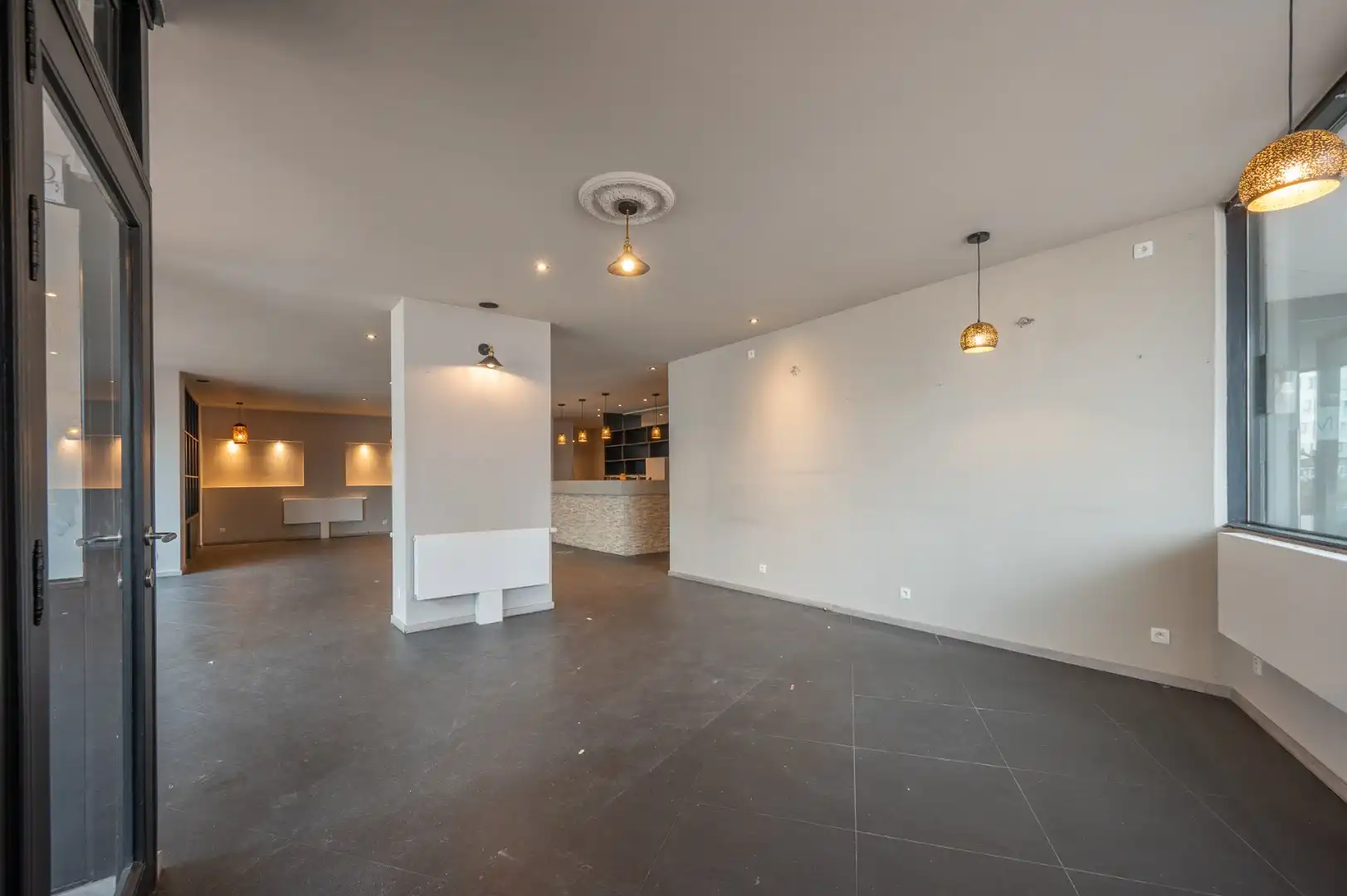 Hoekhandelspand op Toplocatie aan de Kustlaan 24, Knokke foto 4