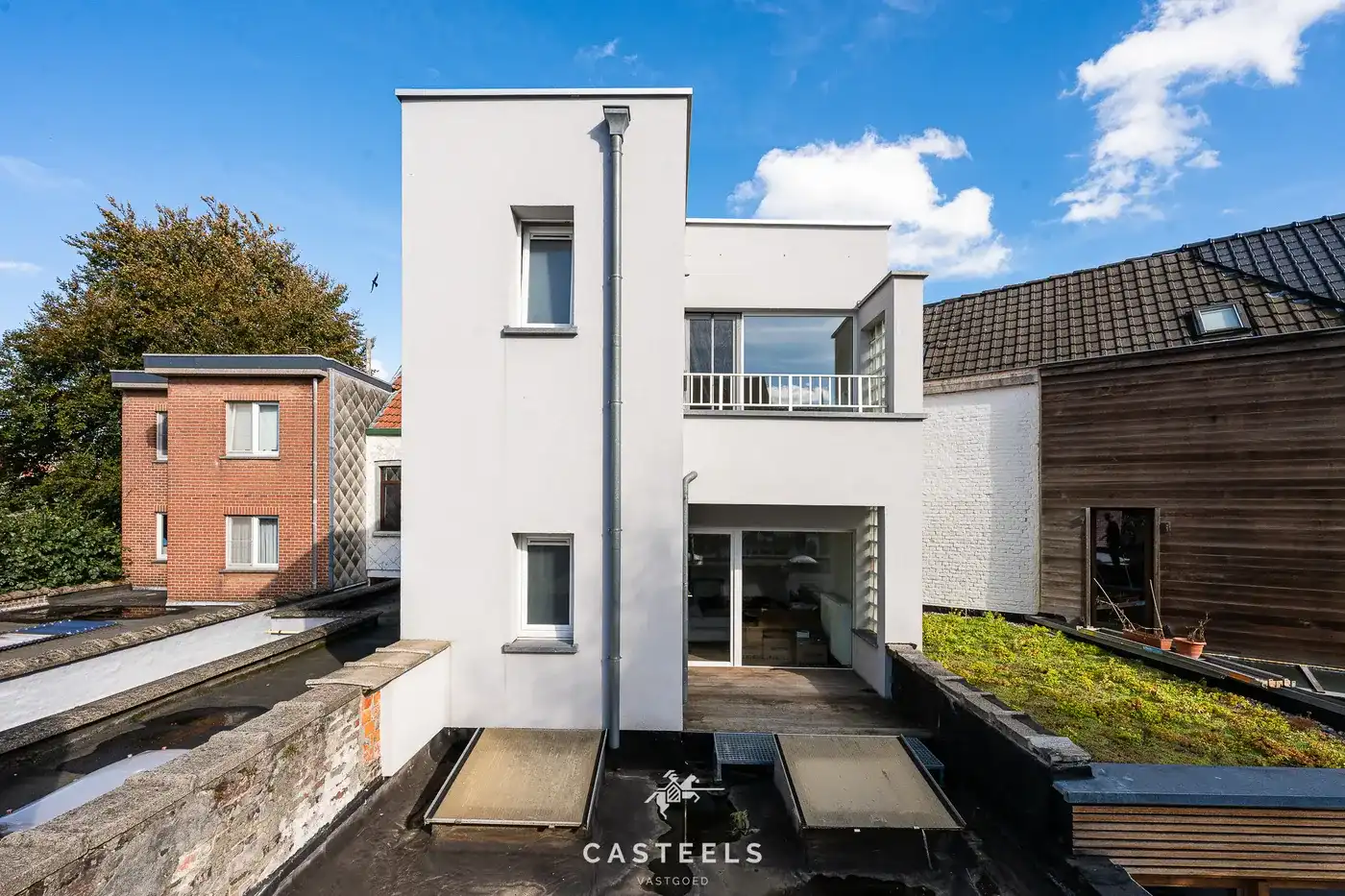 Opbrengsteigendom: 2 app. (EPC B) + garage/magazijn foto 2