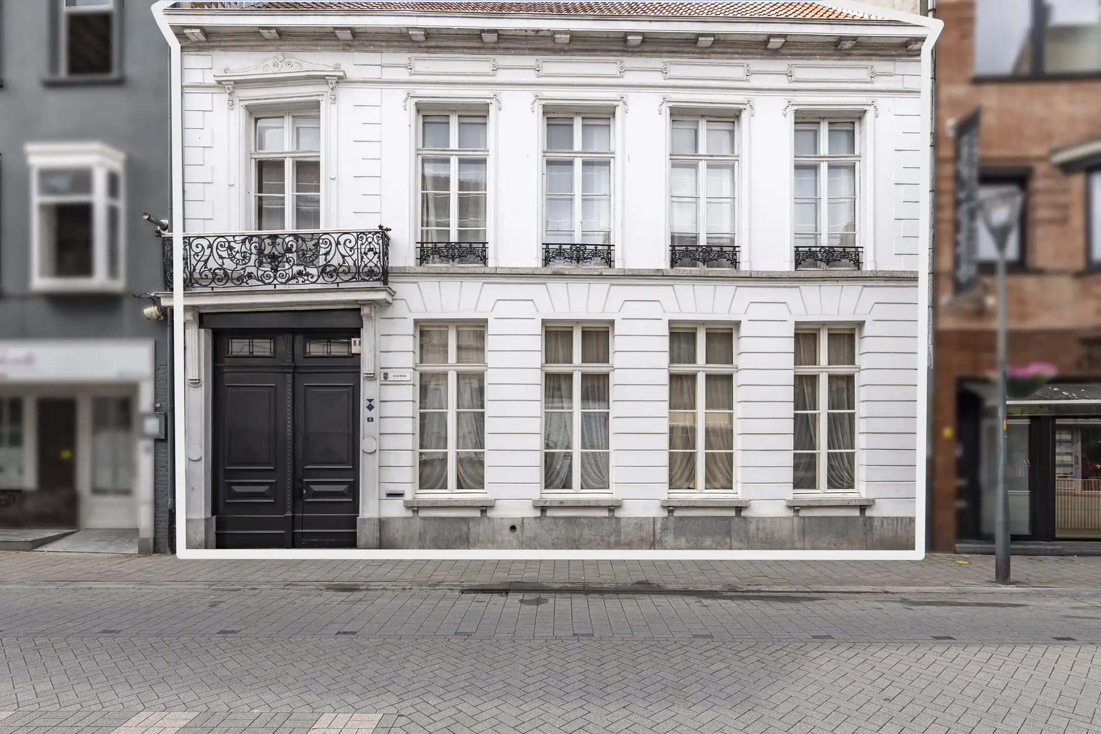 Monumentaal herenhuis met stadstuin en zwembad foto 42