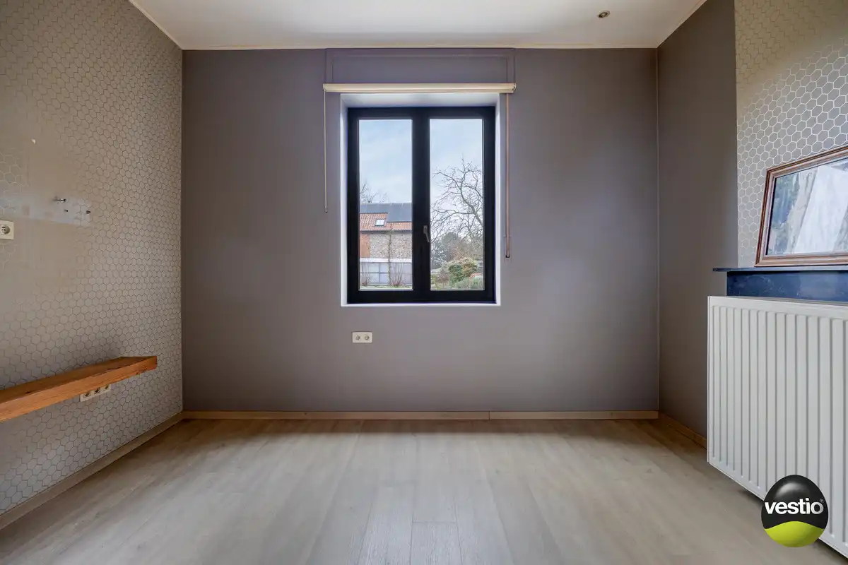 VIERKANTSHOEVE MET 4 BIJHORENDE VARKENSSTALLEN TE SINT-HUIBRECHTS-HERN op 65A79CA. foto 12