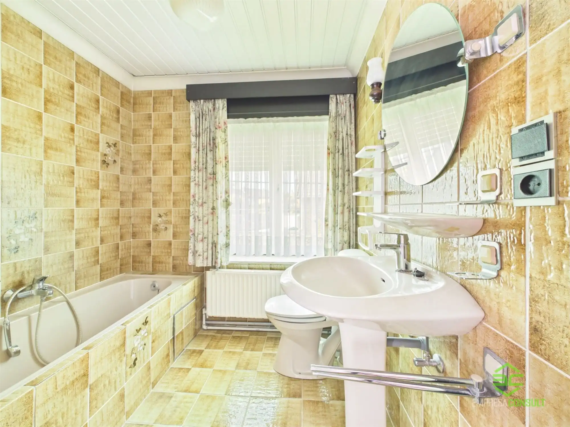 Ruime eigendom met woonst, appartement en opslagruimtes! foto 11