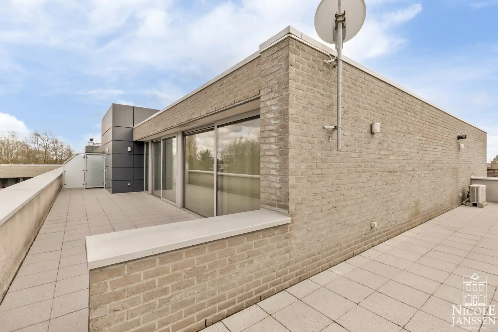 Luxe penthouse op de vierde verdieping met ruime terrassen foto 30