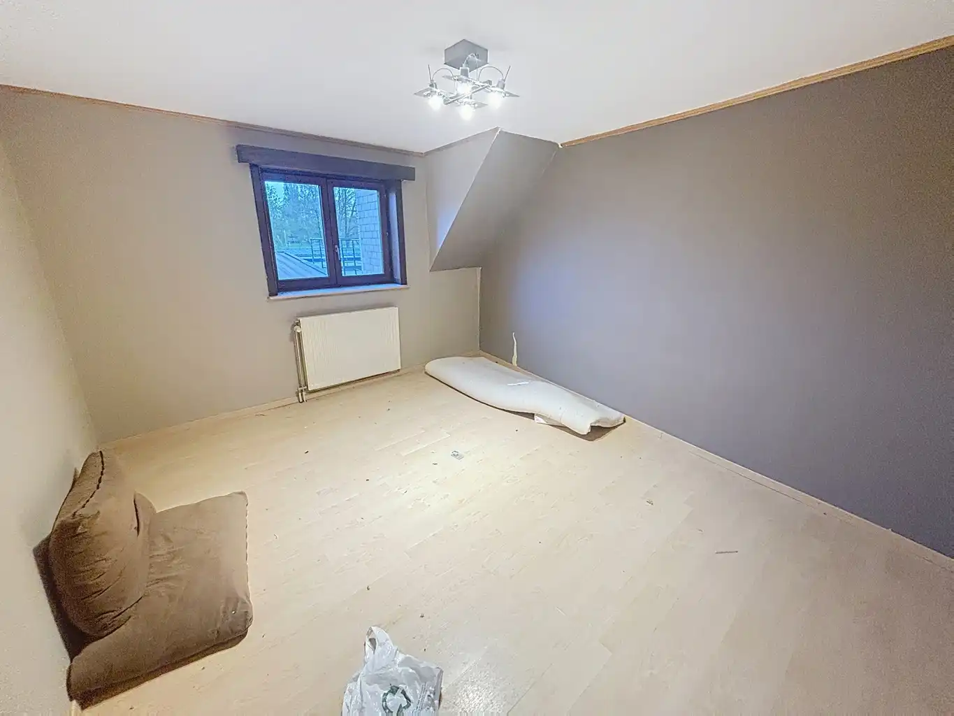 Te renoveren handelspand met appartement foto 13