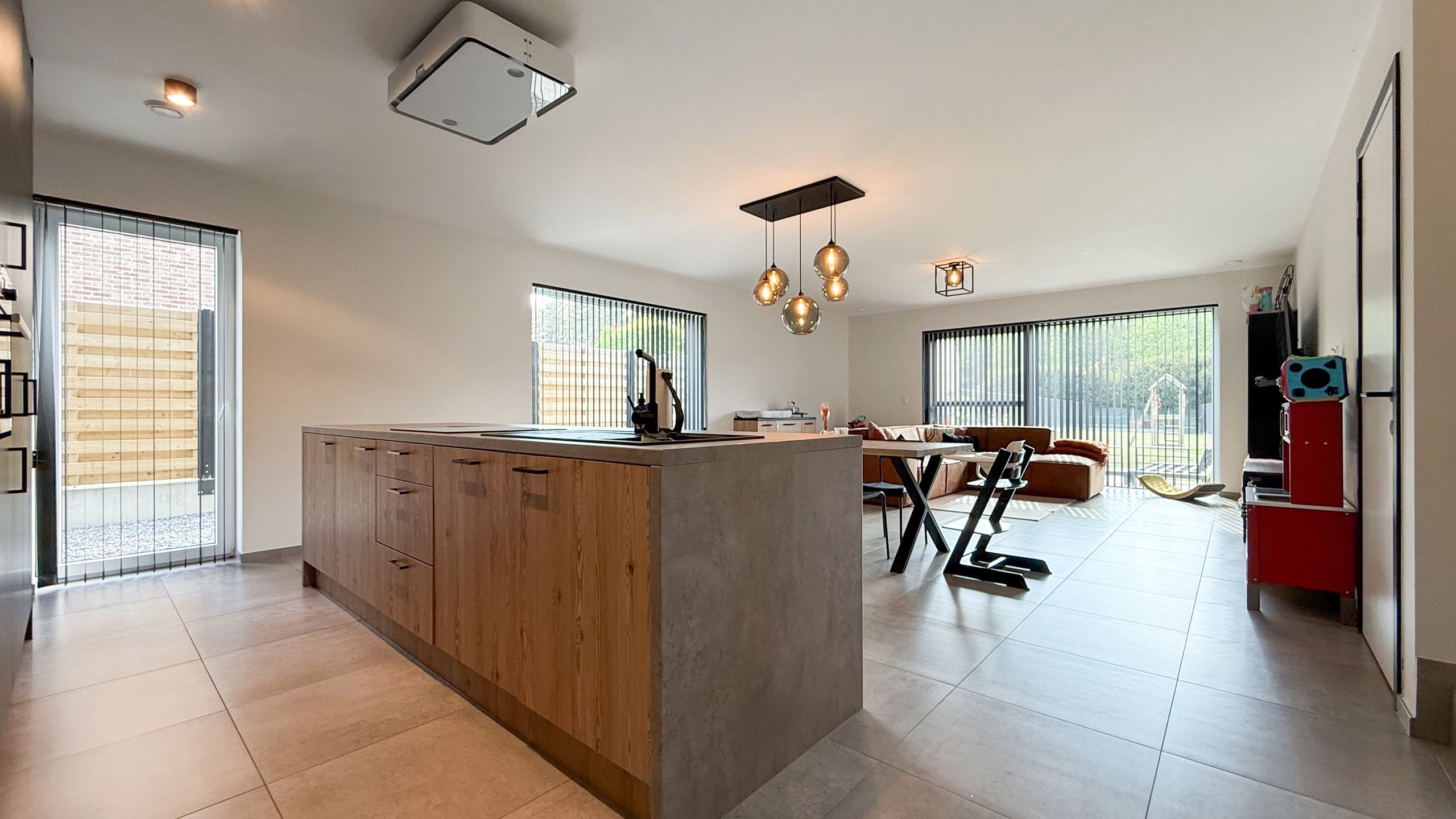 Instapklare BEN-woning met 4slpk en grote omheinde tuin! foto 2