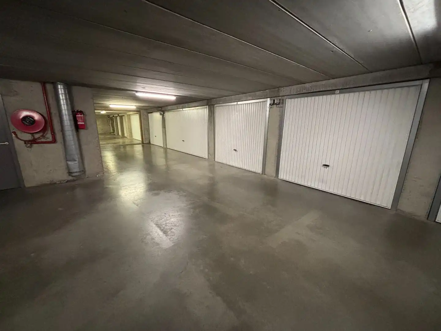 Zeer ruime garagebox in centrum Knokke te koop foto 2