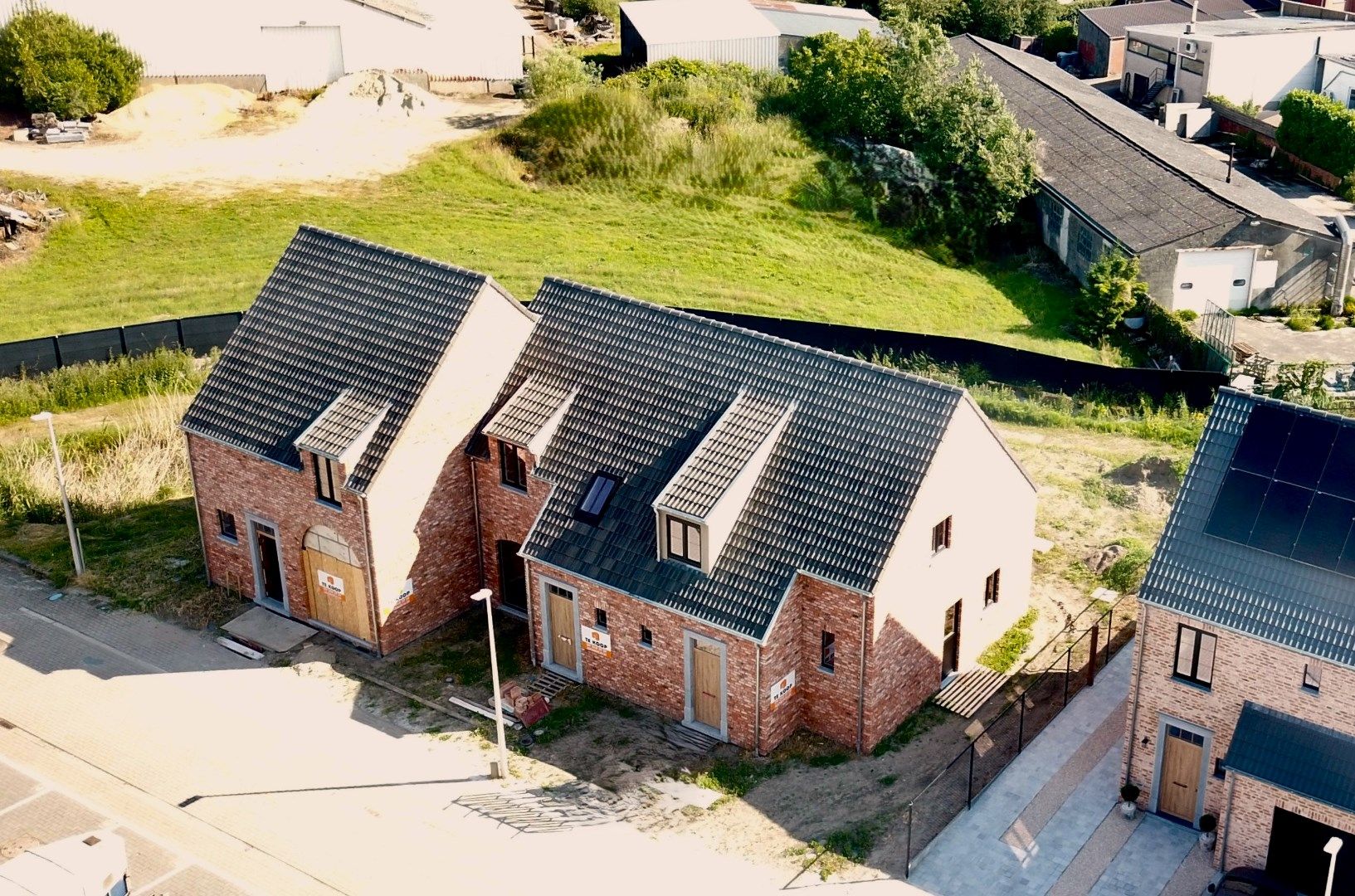 Deze prachtige nieuwbouw pastorij woning is een unieke kans voor wie op zoek is naar een ruime en comfortabele woning in Uitbergen foto 1