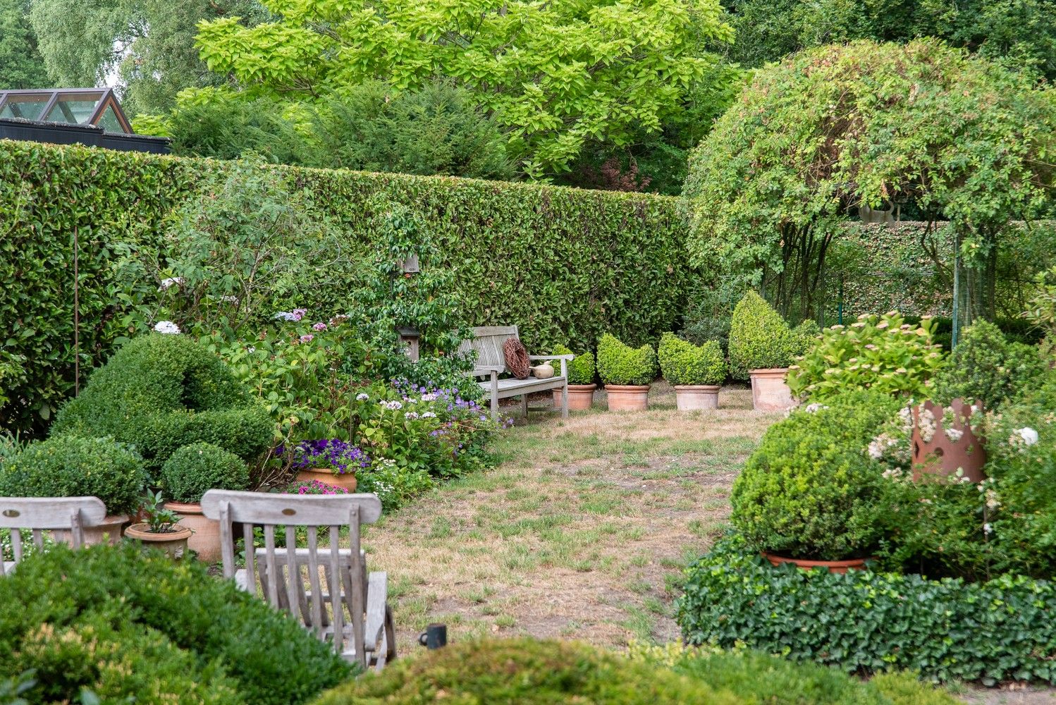 Karaktervolle burgerwoning met veel ruimte en authentieke details foto 3