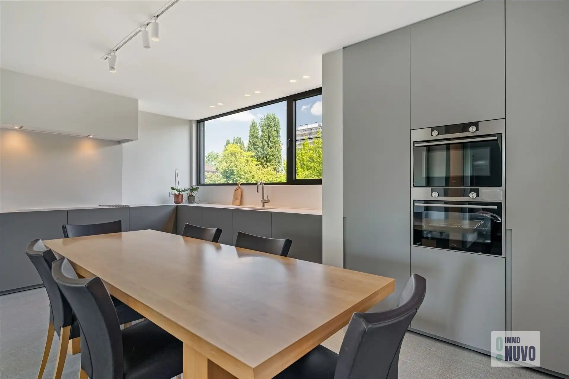 Hedendaagse kangoeroe-woning te Aalst foto 23