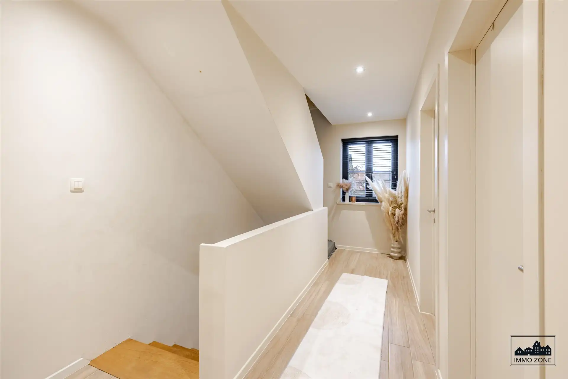 Grote, afgewerkte woning in doodlopende straat te Hamme! foto 17