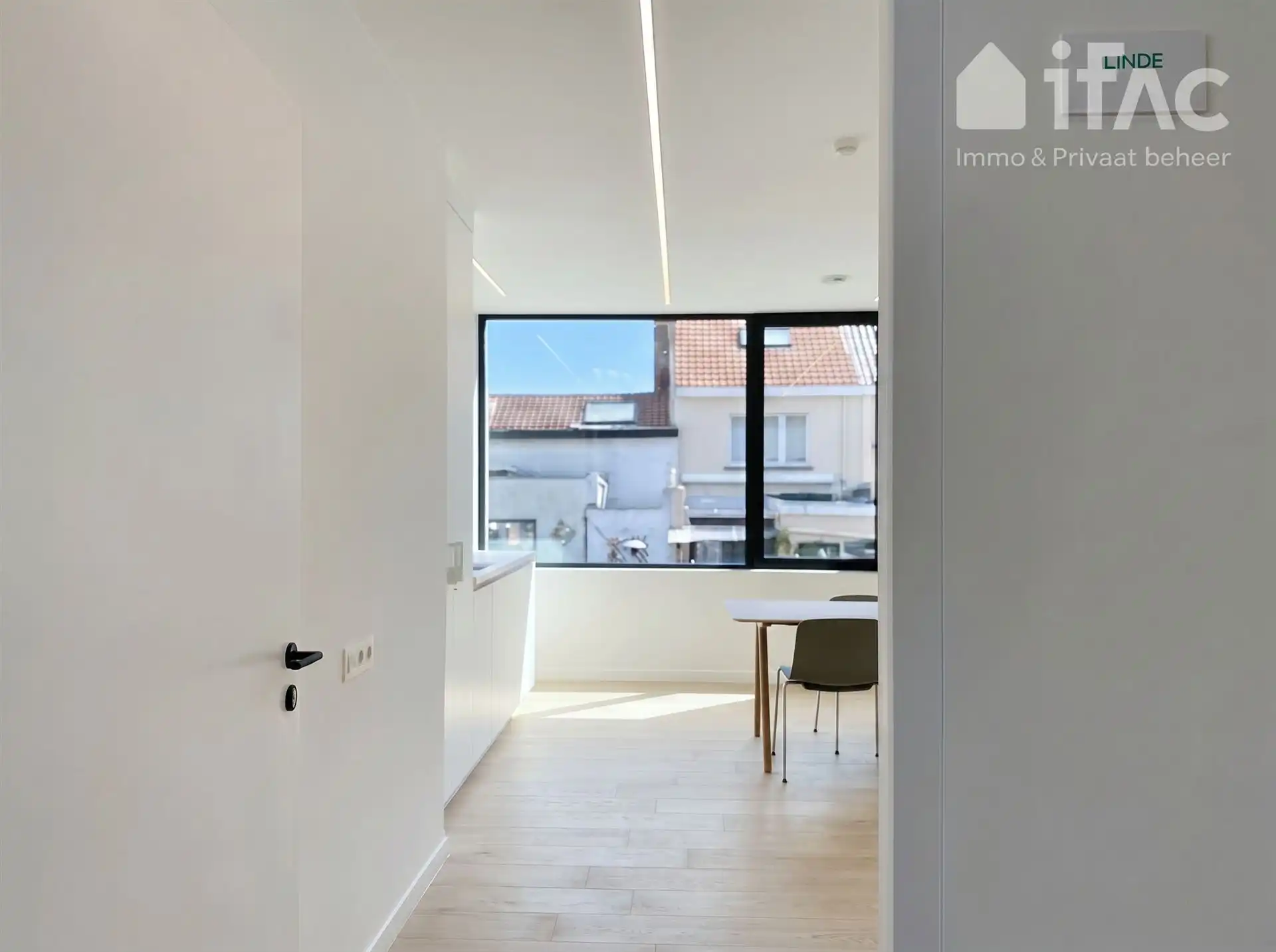 Moderne praktijkruimtes in modern en lichtrijk gebouw foto 15