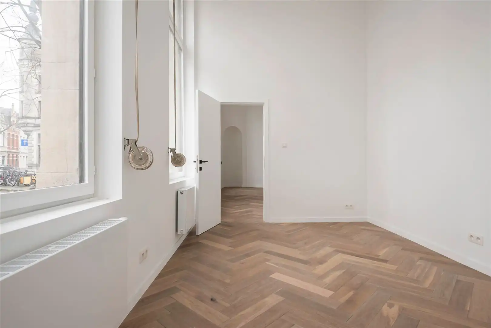 Majestueus burgerhuis met studio foto 7