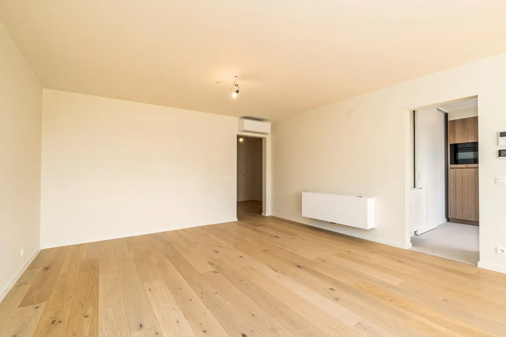Totaal gerenoveerd appartement met open zicht en uitzonderlijke terrassen op topligging in Heist. foto 7