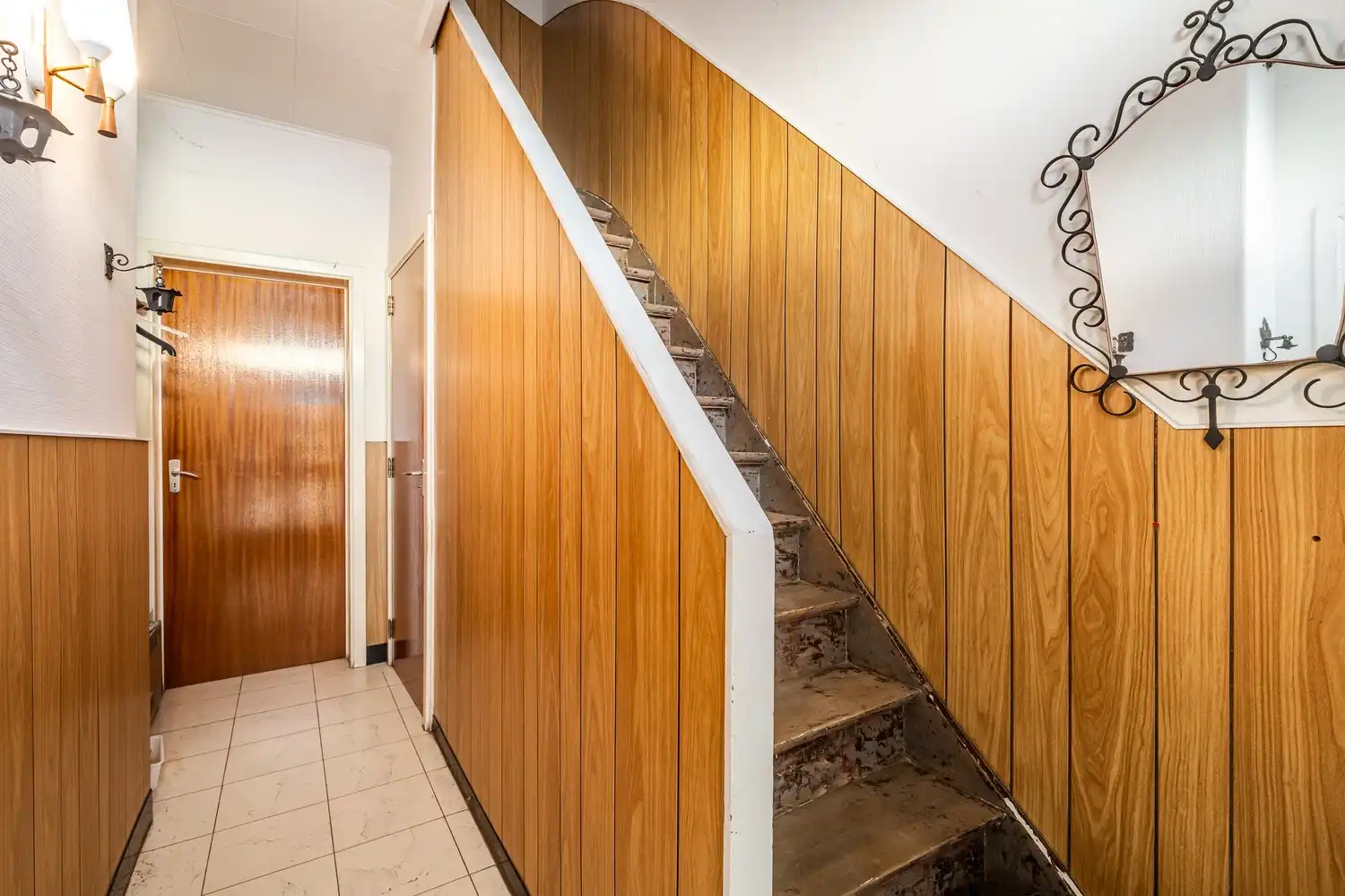 Renovatieproject: Rijwoning met 2 slaapkamers en oostgerichte koer in rustige woonwijk te Sint-Pieters-Leeuw foto 7