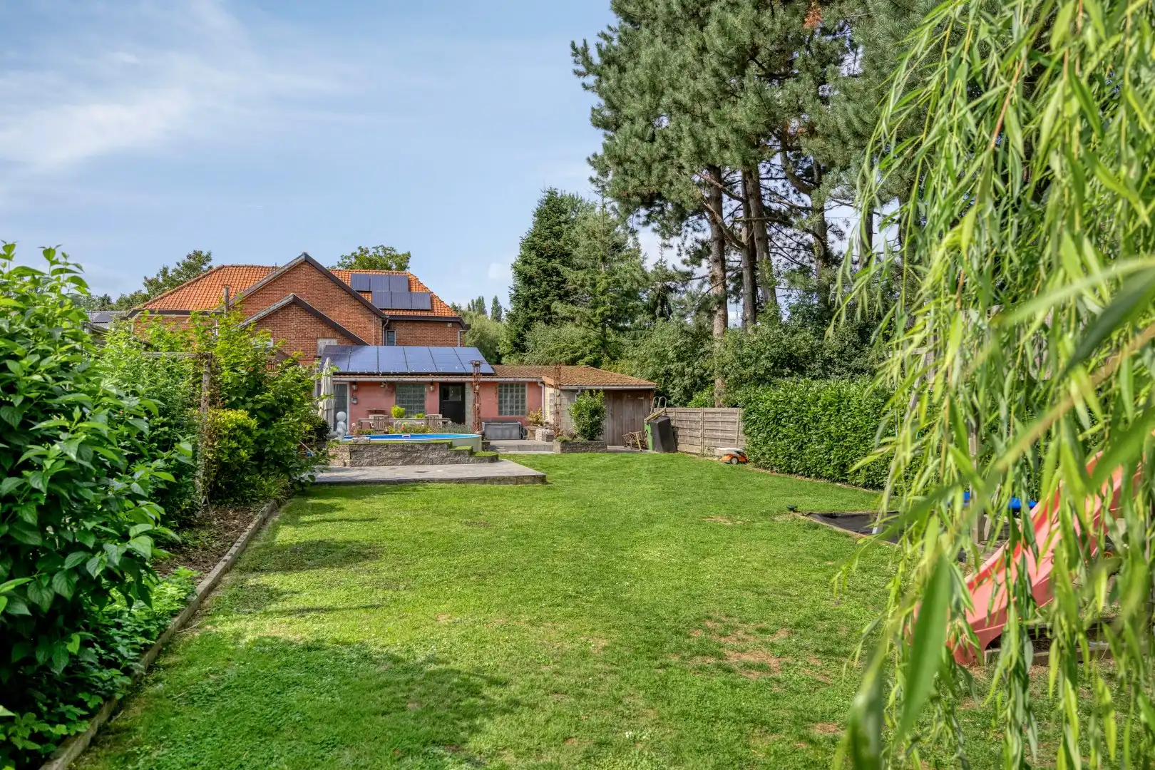 Ruime halfopen bebouwing met grote tuin op fietsafstand van het centrum van Tongeren foto 3