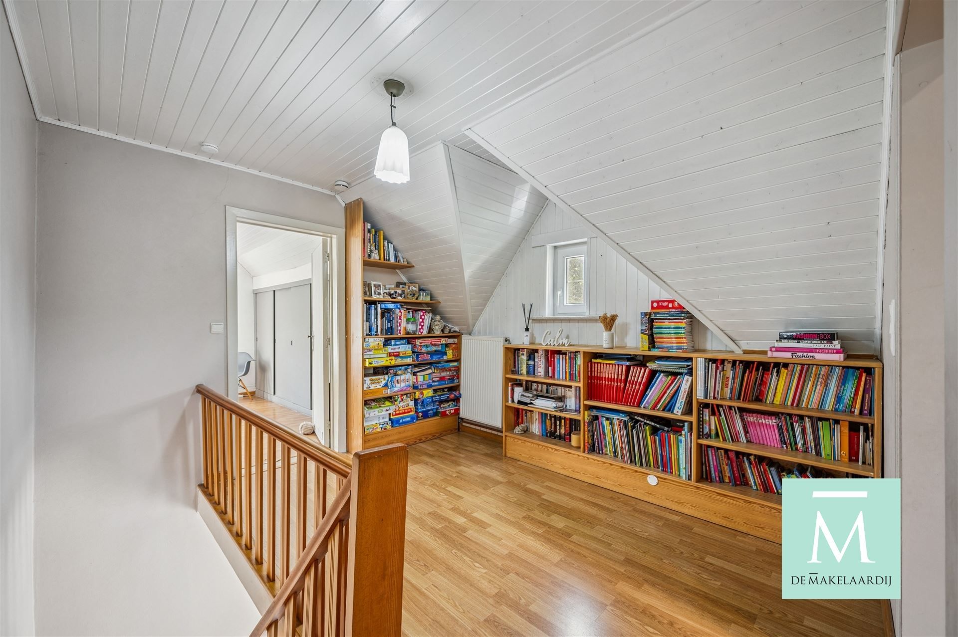 Ruime villa met aparte studio en prachtige tuin met zwembad foto 19