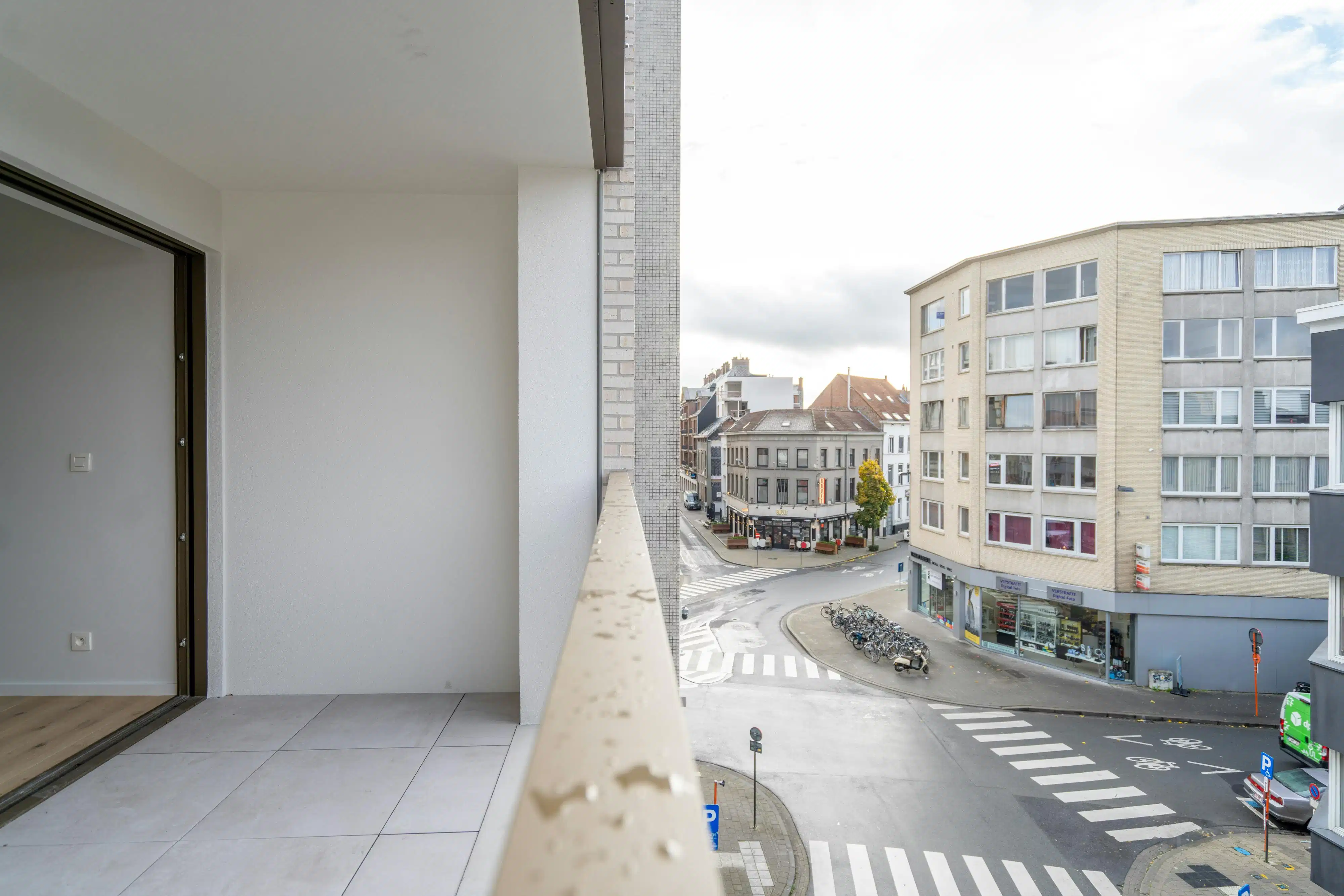 Kwalitatief tweeslaapkamerappartement in centrum Kortrijk! foto 7