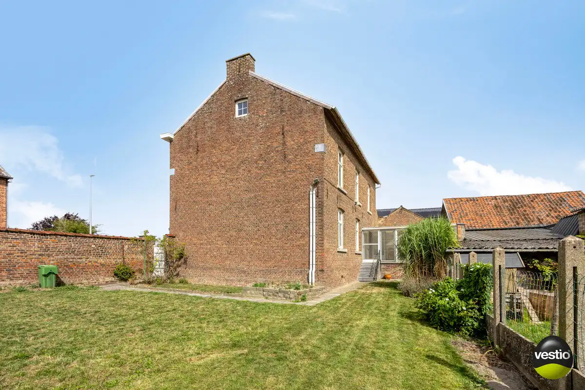 RUSTIG GELEGEN KARAKTERVOLLE AUTHENTIEKE WONING OP 6A85CA TE LAUW. foto 34