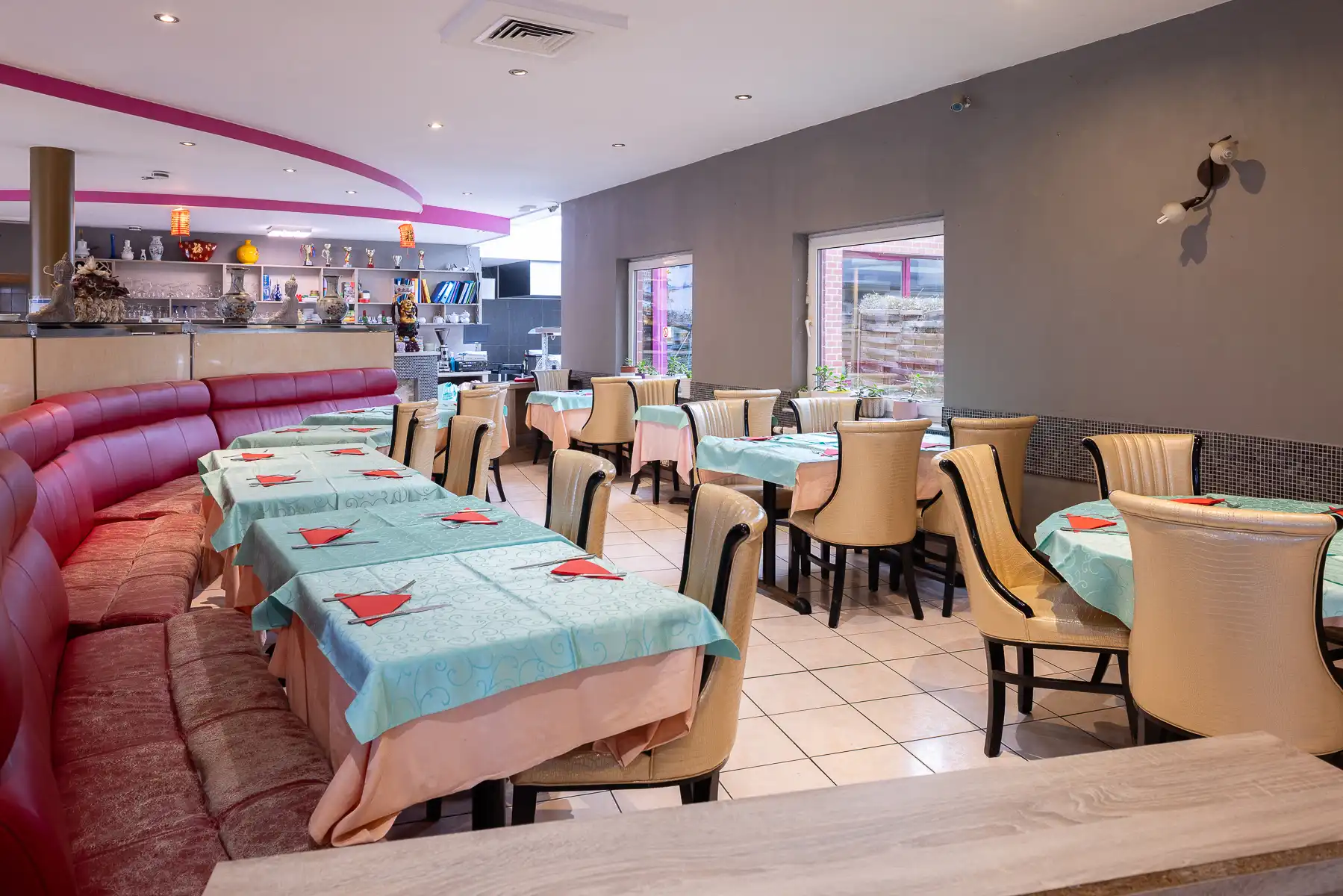 Ruim handelspand met appartement  foto 12