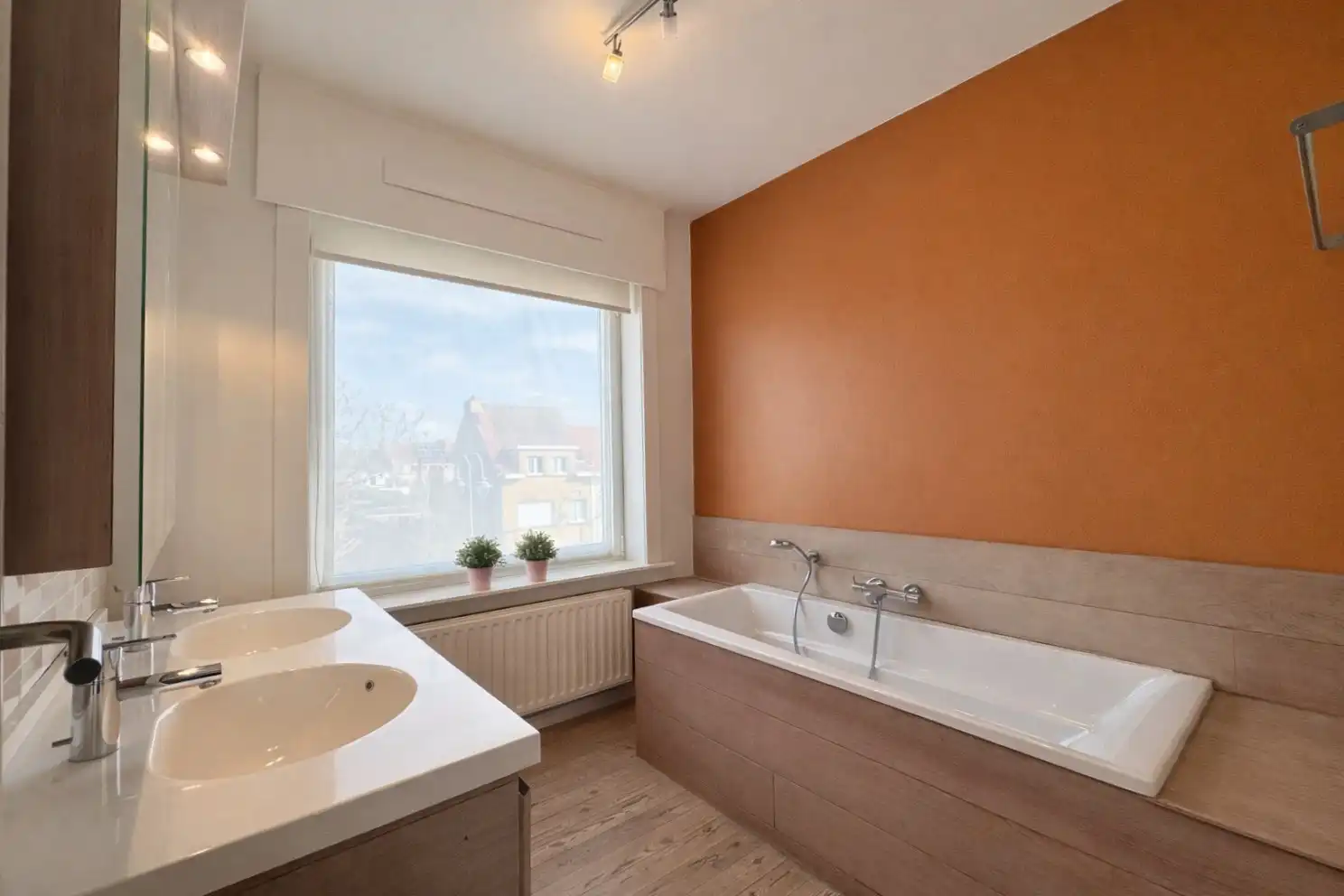 Ruime triplex met 3 slaapkamers in centrum Heist foto 10