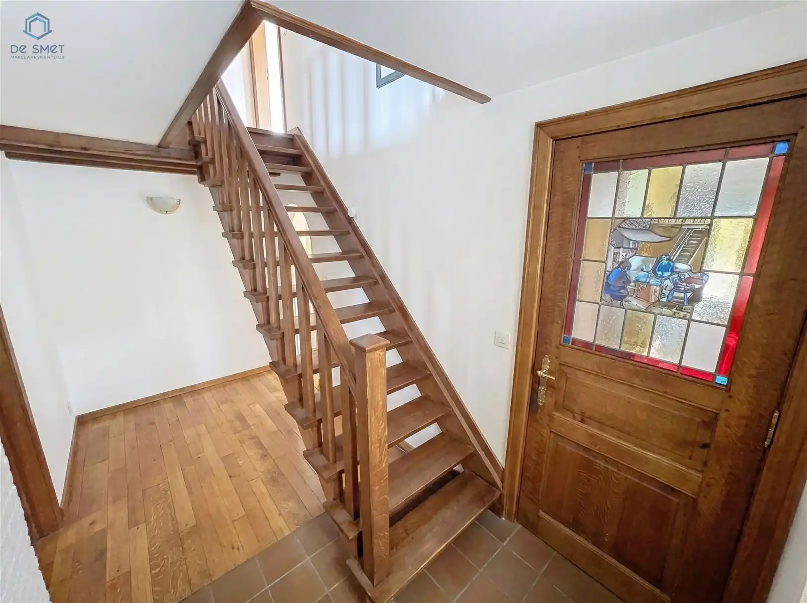 Te renoveren woning met 4 slaapkamers, garage en tuin op toplocatie in Denderleeuw foto 5