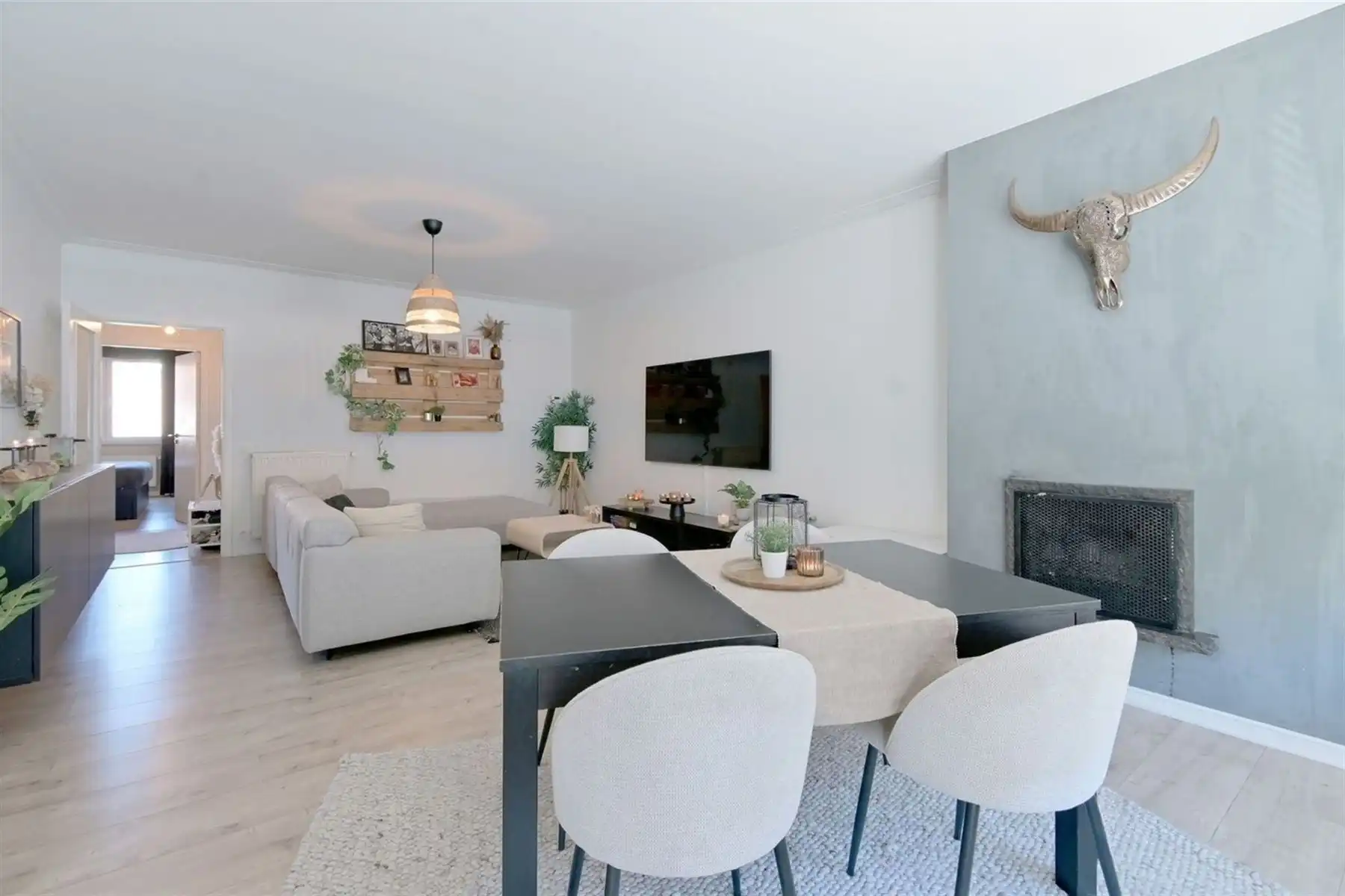 Gerenoveerd appartement met 2 slaapkamers op toplocatie! foto 2