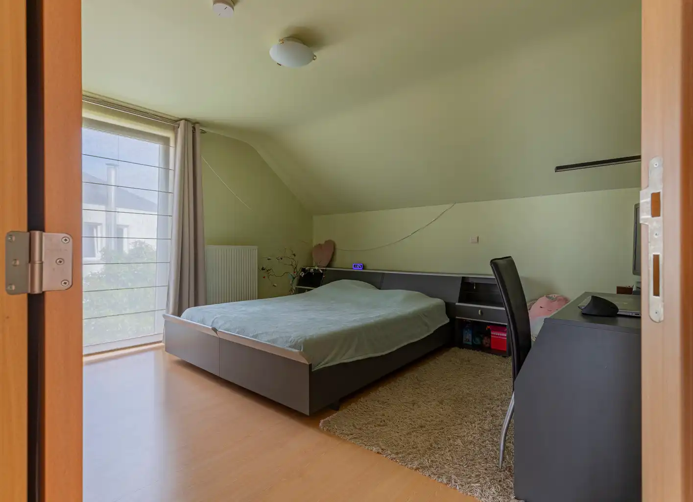 Instapklare gezinswoning met 4 slaapkamers! foto 11